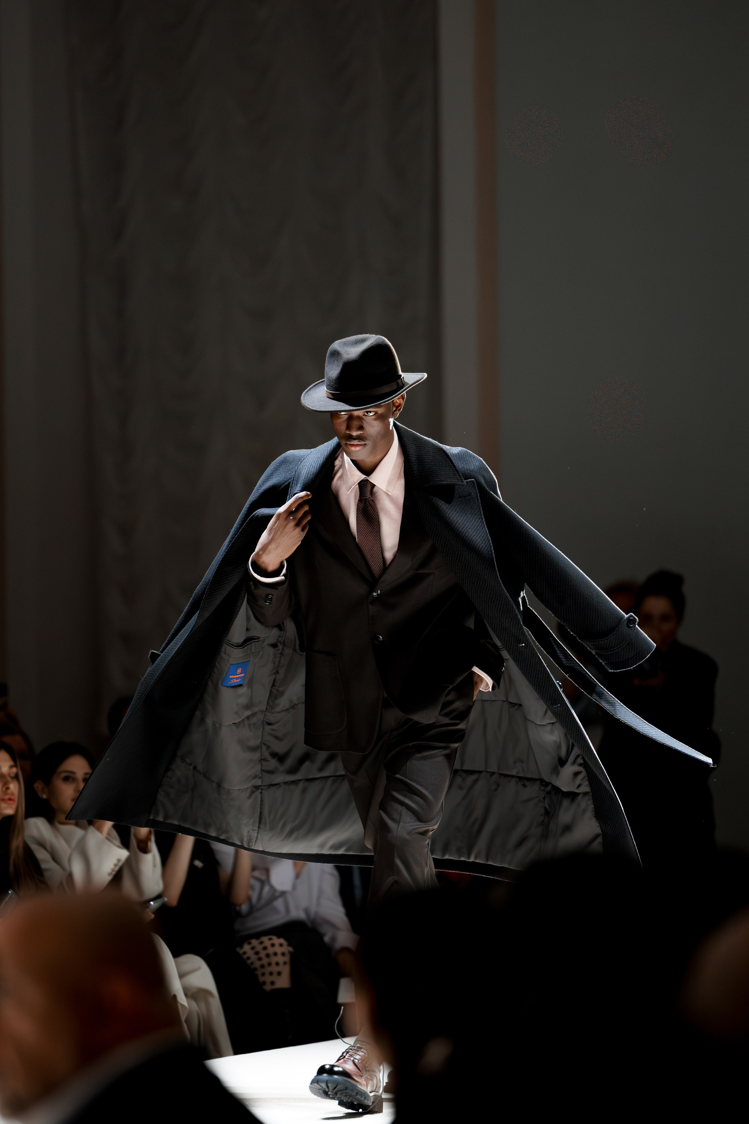 Henderson Fashion Show AW'25. Репортажный фотограф Семён Борисов | Москва