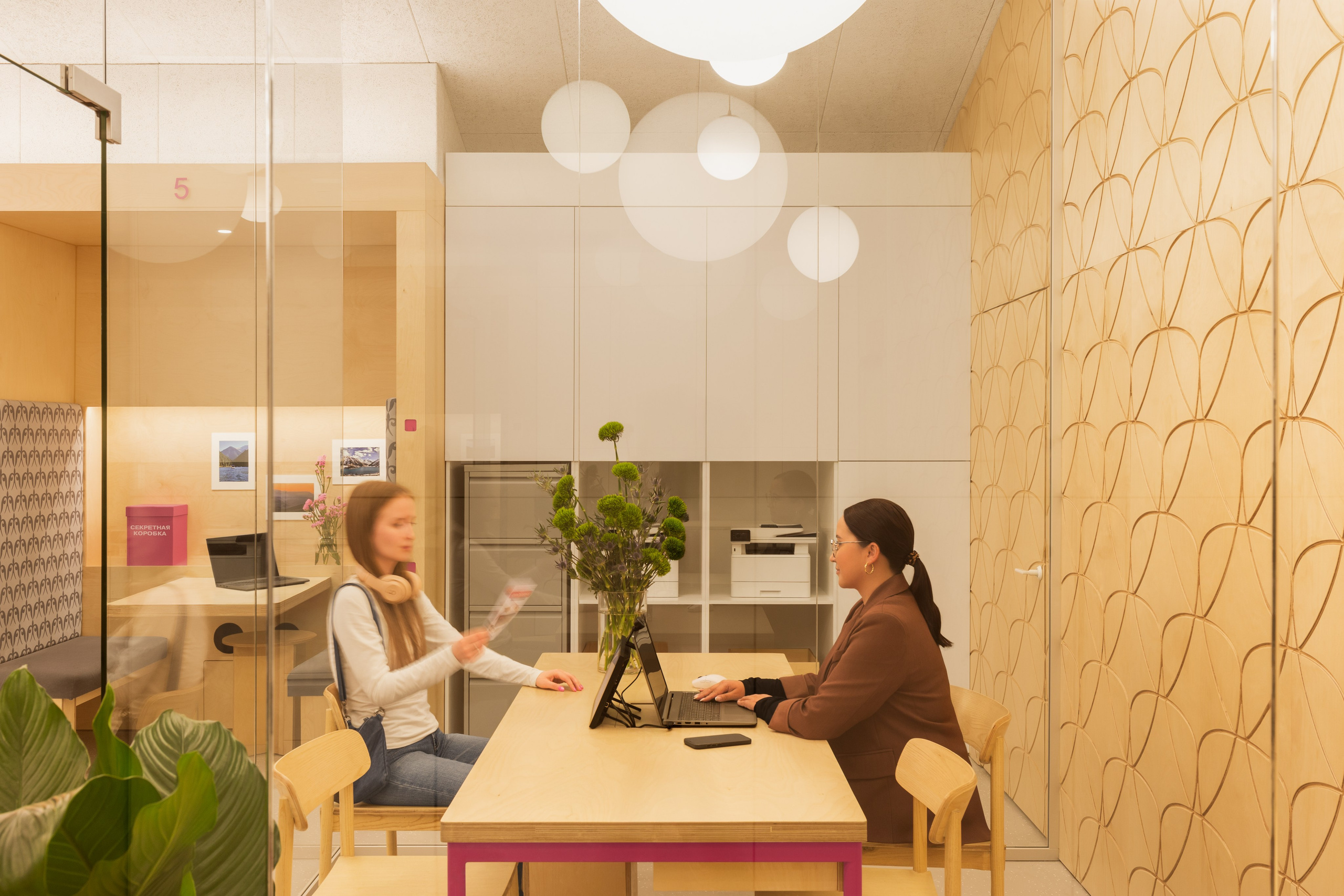 Юлия Малышева — Евразийский Банк. Roman Yakunin — interior photographer in Almaty, Kazakhstan