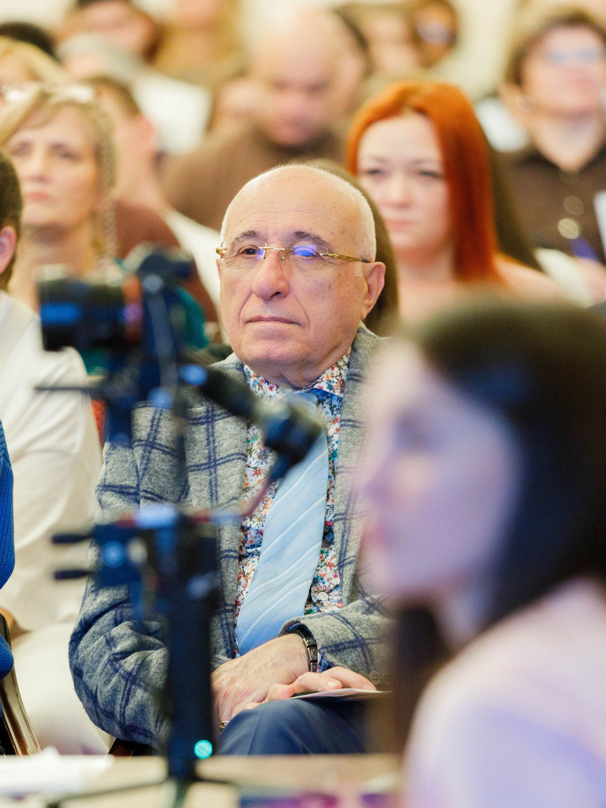 Сессия с профессорами. Дом Учёных 25.10.25. Репортажный фотограф в Новосибирске Алена Помазунова