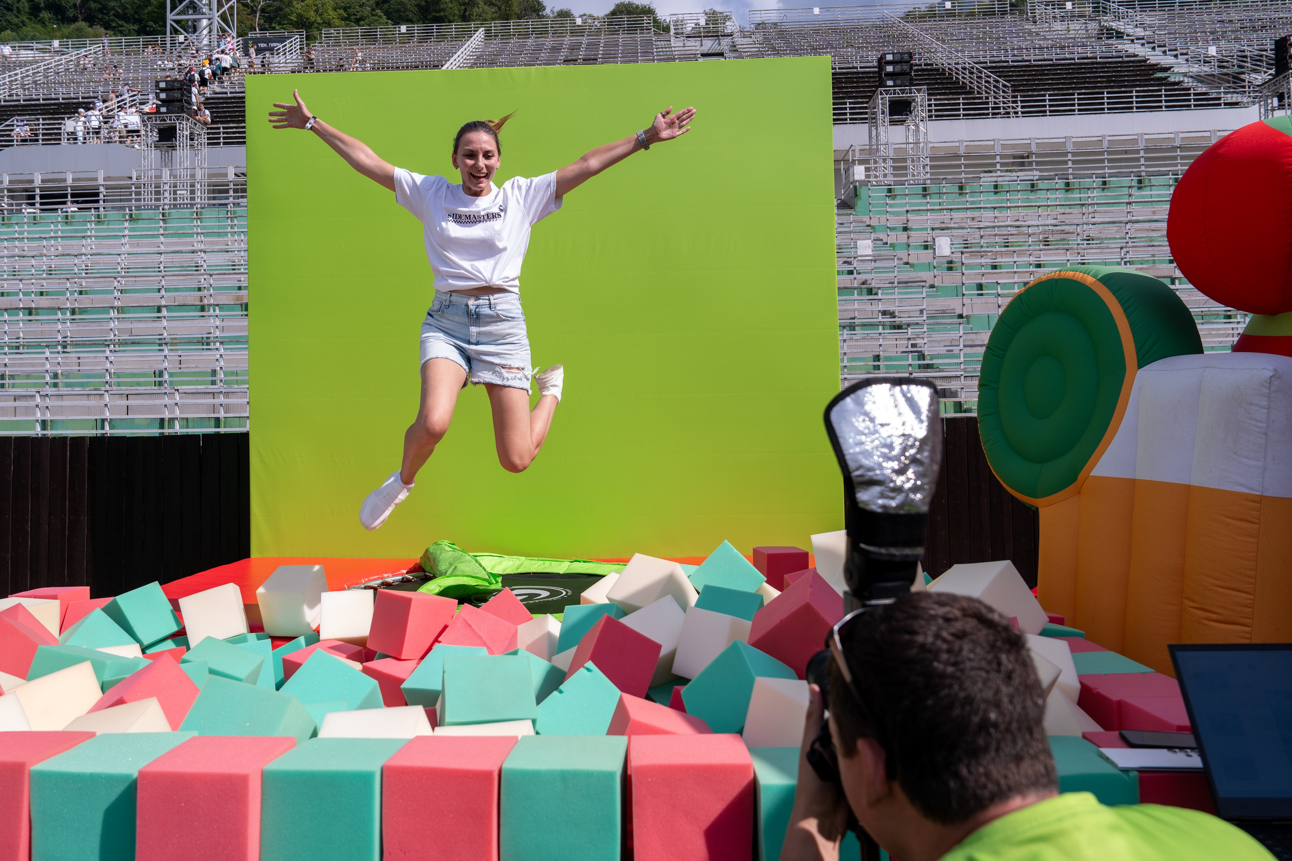 Фотоотчет партнеской интеграции для сети «Пятерочка» на фестивале «Grounded». Репортажный фотограф в Красной Поляне и Сочи Павлюченко Екатерина