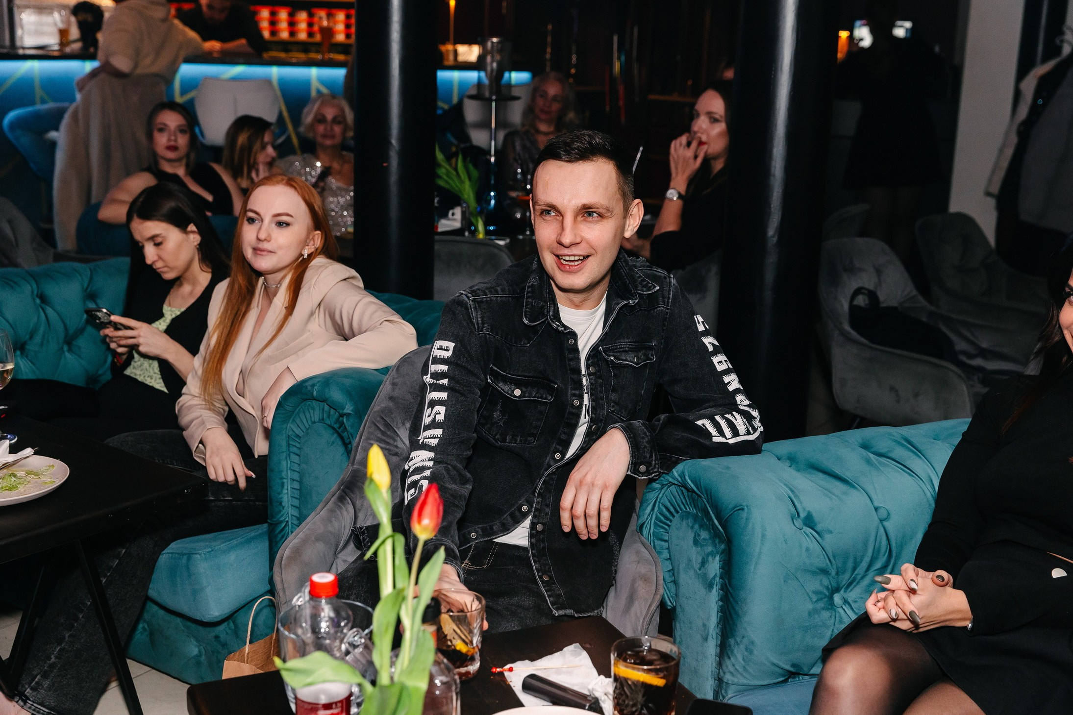 8 марта в лаунж-баре Major 2024. Свадебный, семейный и детский фотограф в Калининграде Елена Кравцова