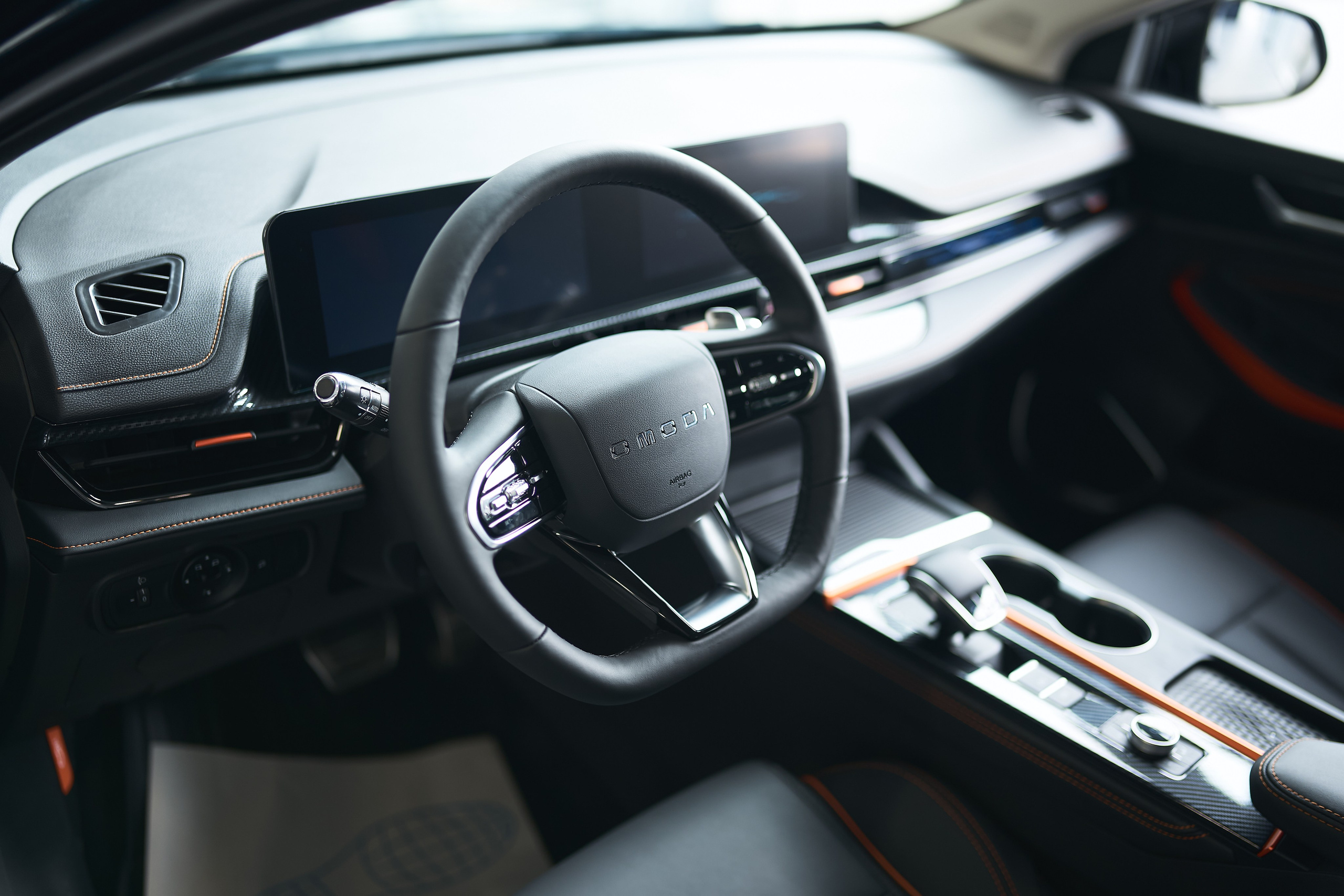 Автосалон «Боравто». Фотограф Олег Сотник