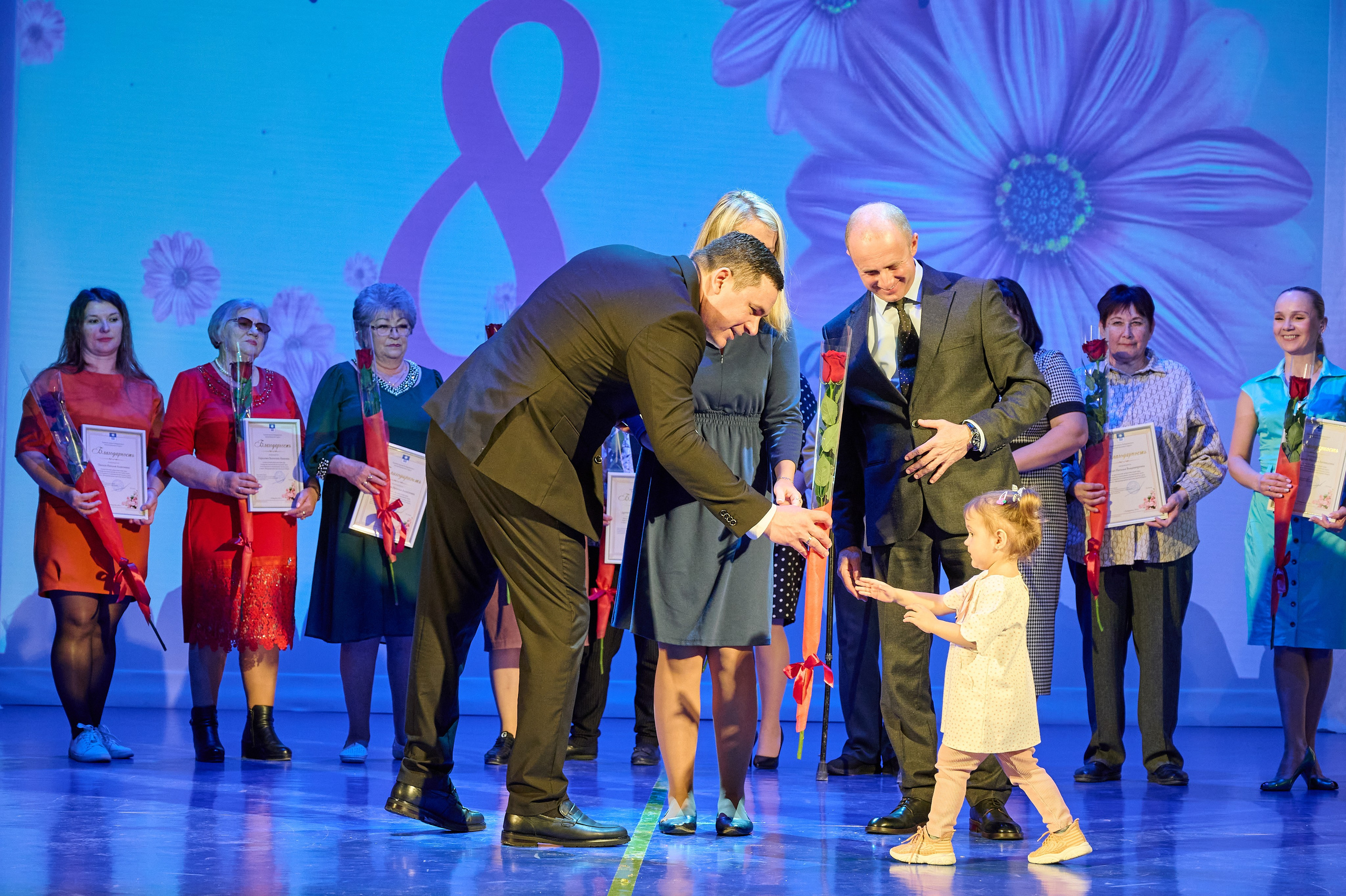 8 марта в Марьиной роще. Жизнь курорта Кабардинка в фотографиях