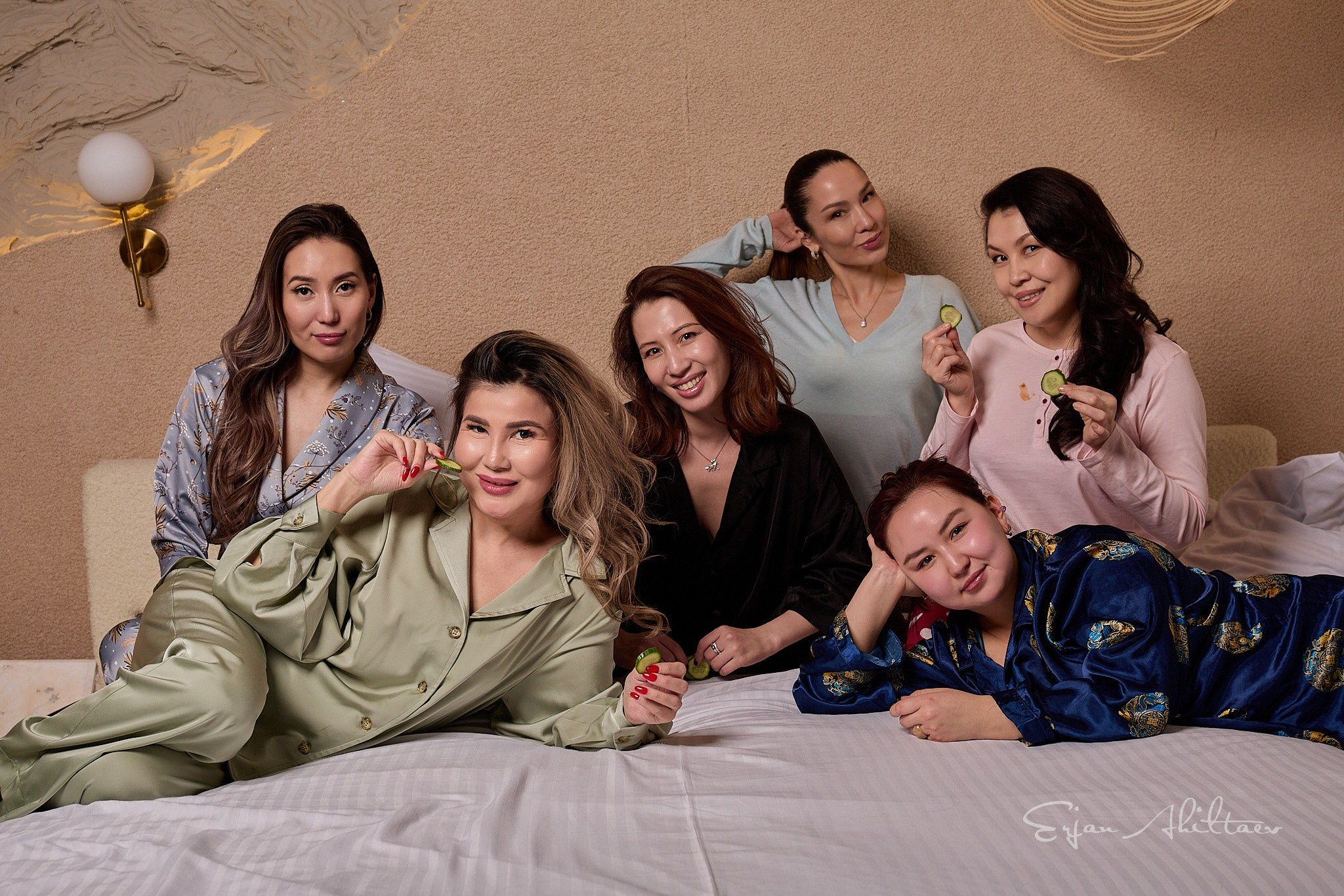 I N L I G H T. Erjan Ahiltaev — Photographer in Almaty