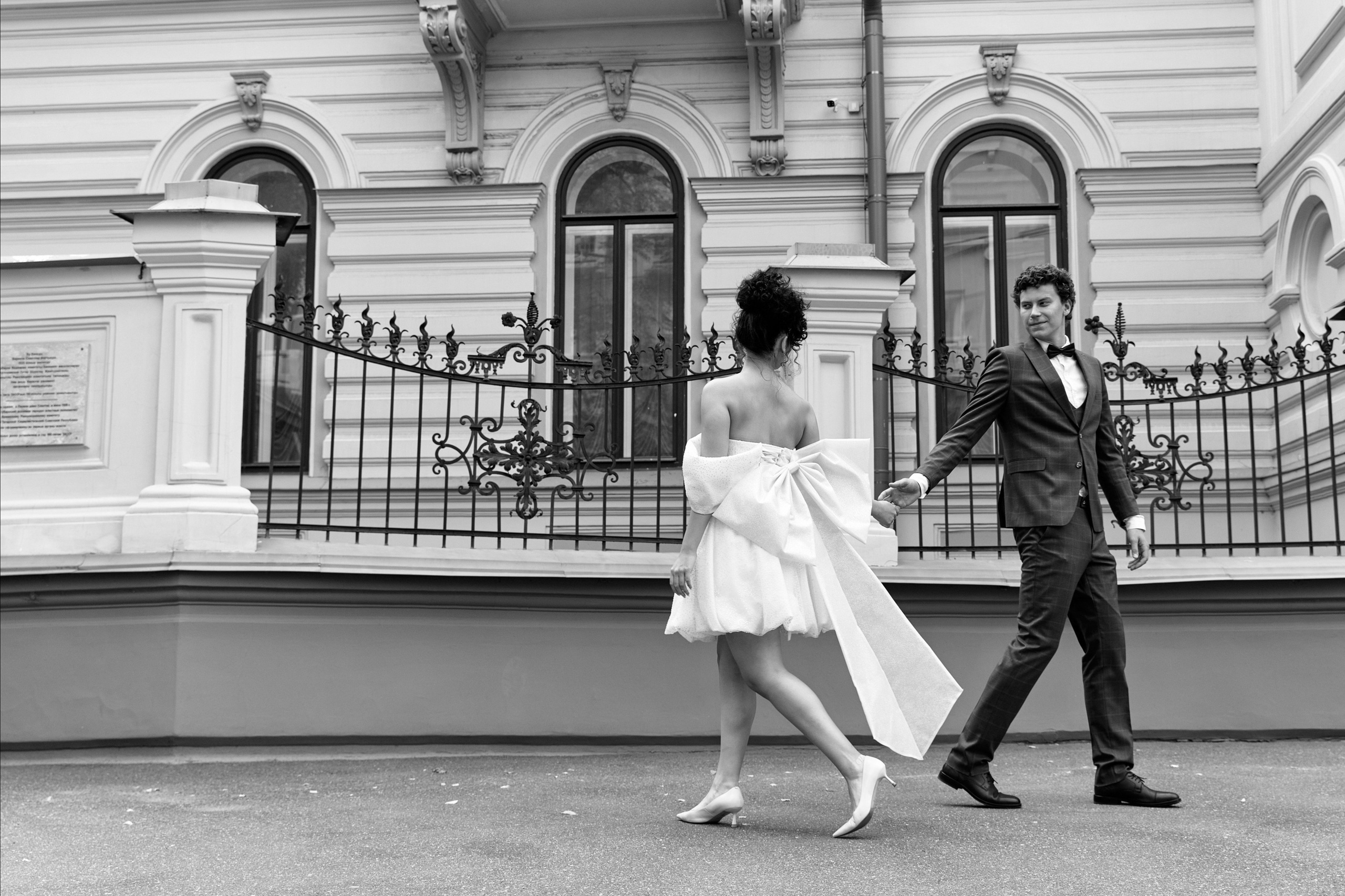 Прогулочная фотосессия молодоженов в Казани