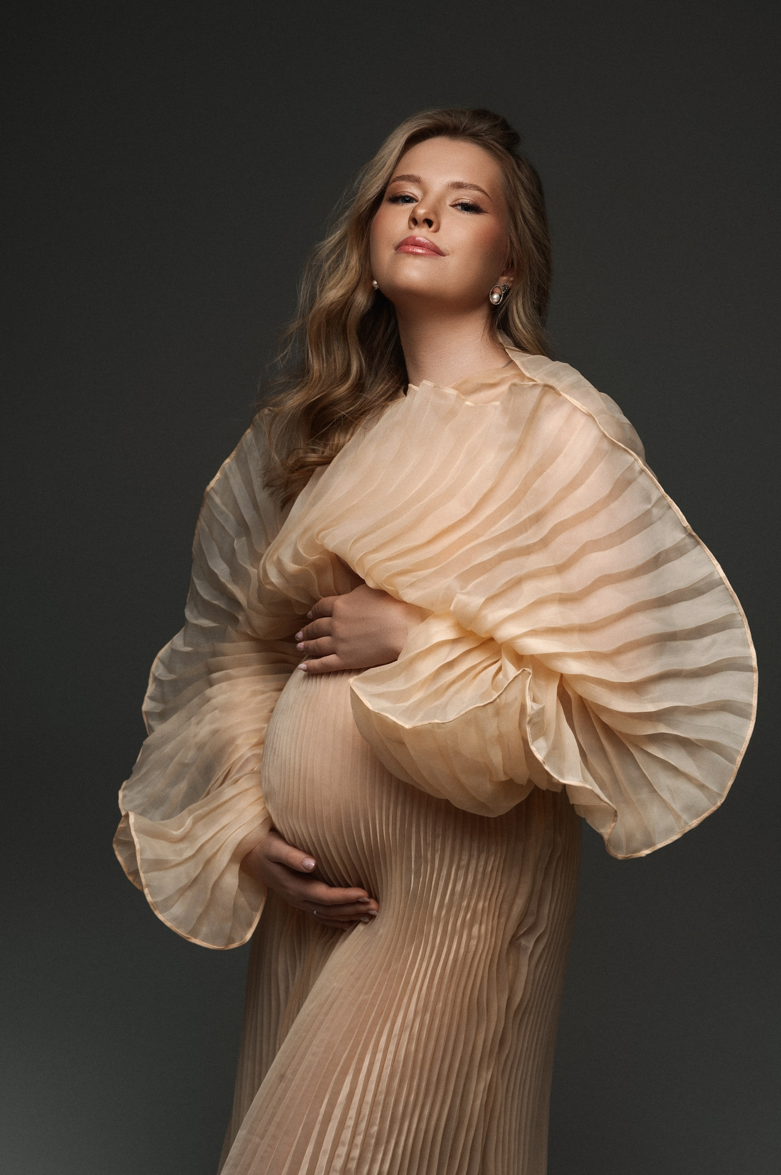 Профессиональный семейный и беременный фотограф в Санкт-Петербурге — Маргарита Иванова. Индивидуальные фотосессии под ключ: от образа до гот. Профессиональный фотограф беременности в СПБ. Стильные фотосессии беременности в стиле минимализм и классическая фотография