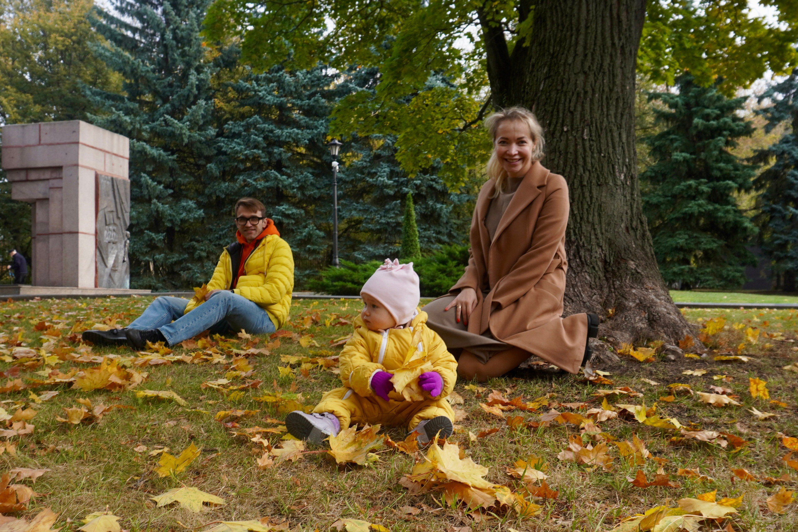 Осень в Останкино c Роксаной, Соней и Григорием. Репортажный и портретный фотограф Татьяна Одинцова