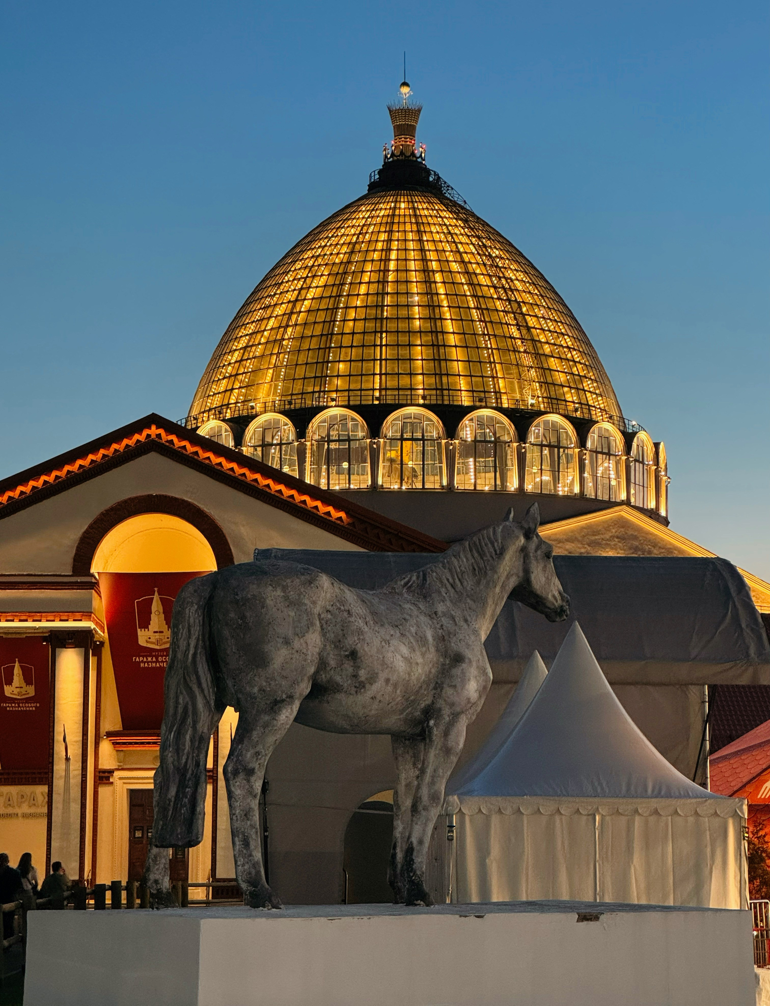 Лошадка на ВДНХ