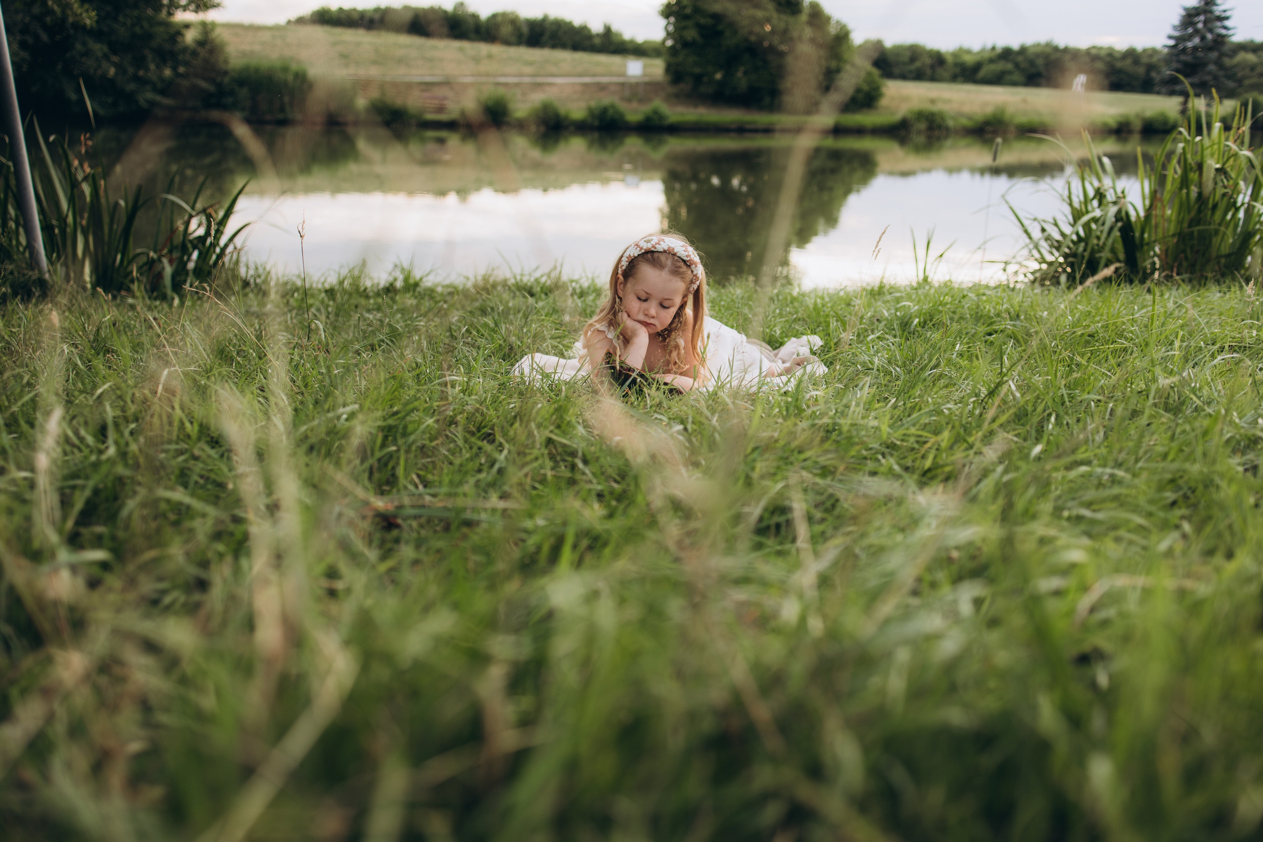 Babybauch-Shooting im Grünen. Fotografin in Erlangen, Nürnberg und Umgebung