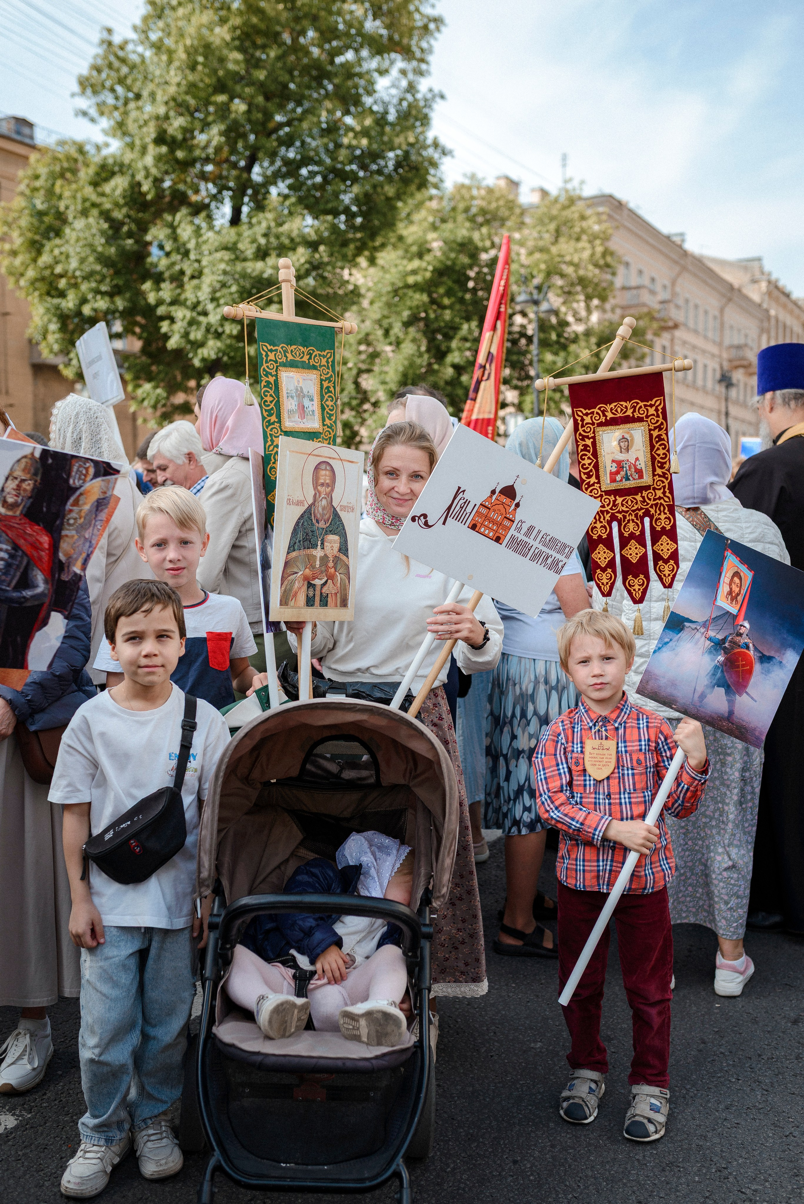 Крестный ход 2025. Семейный и детский фотограф в Санкт-Петербурге Городнова Татьяна