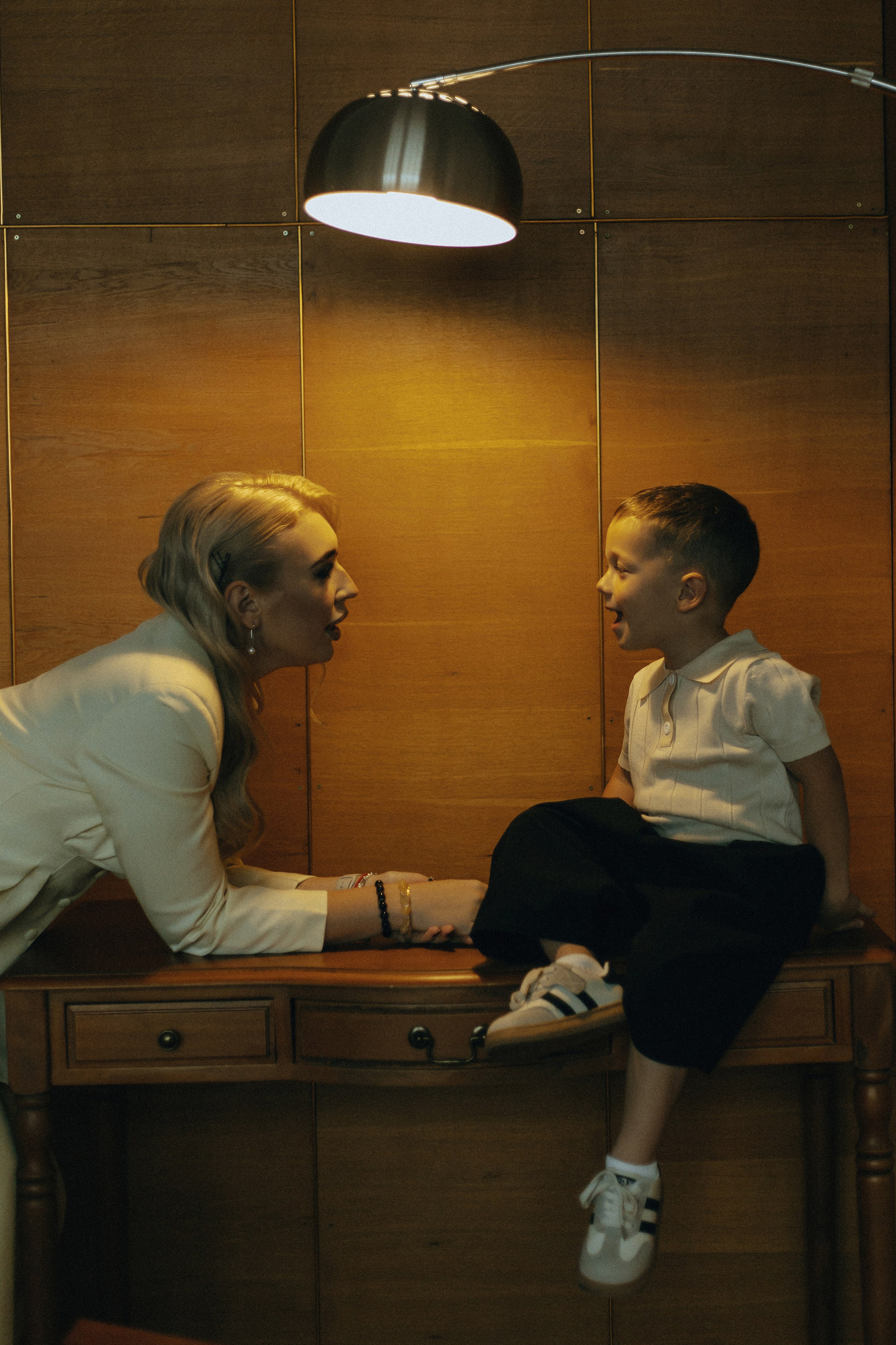 Под светом лампы. Фотограф в Белгороде Анастасия Веленгурская