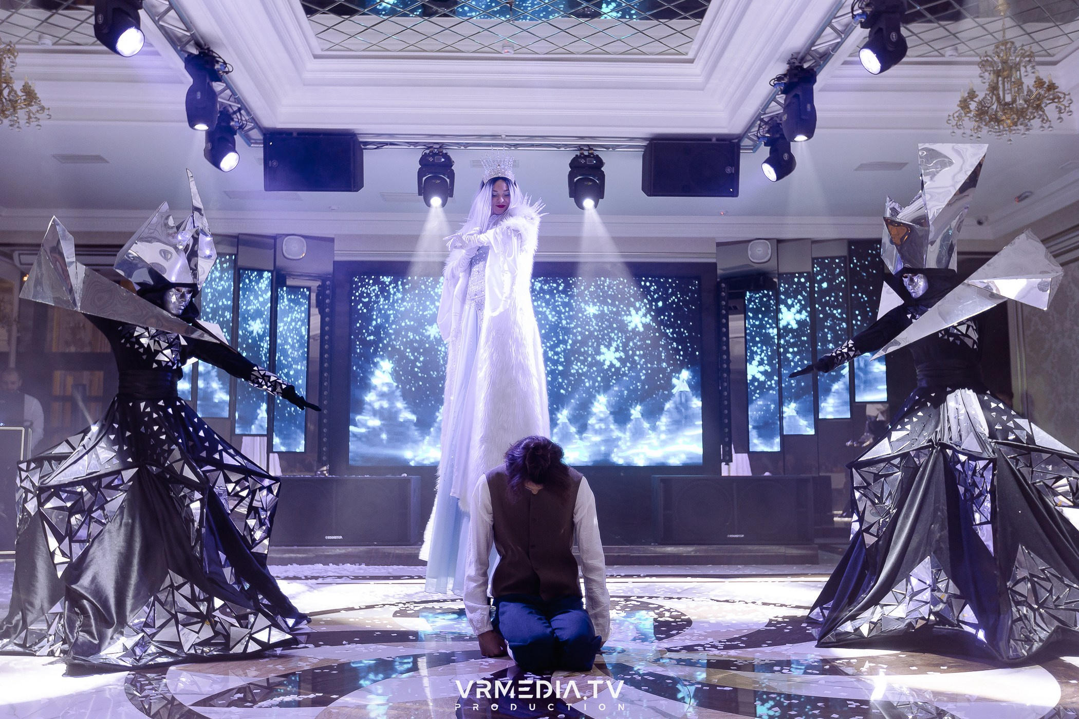 Новогодний вечер в ресторане «Лазурный Берег»