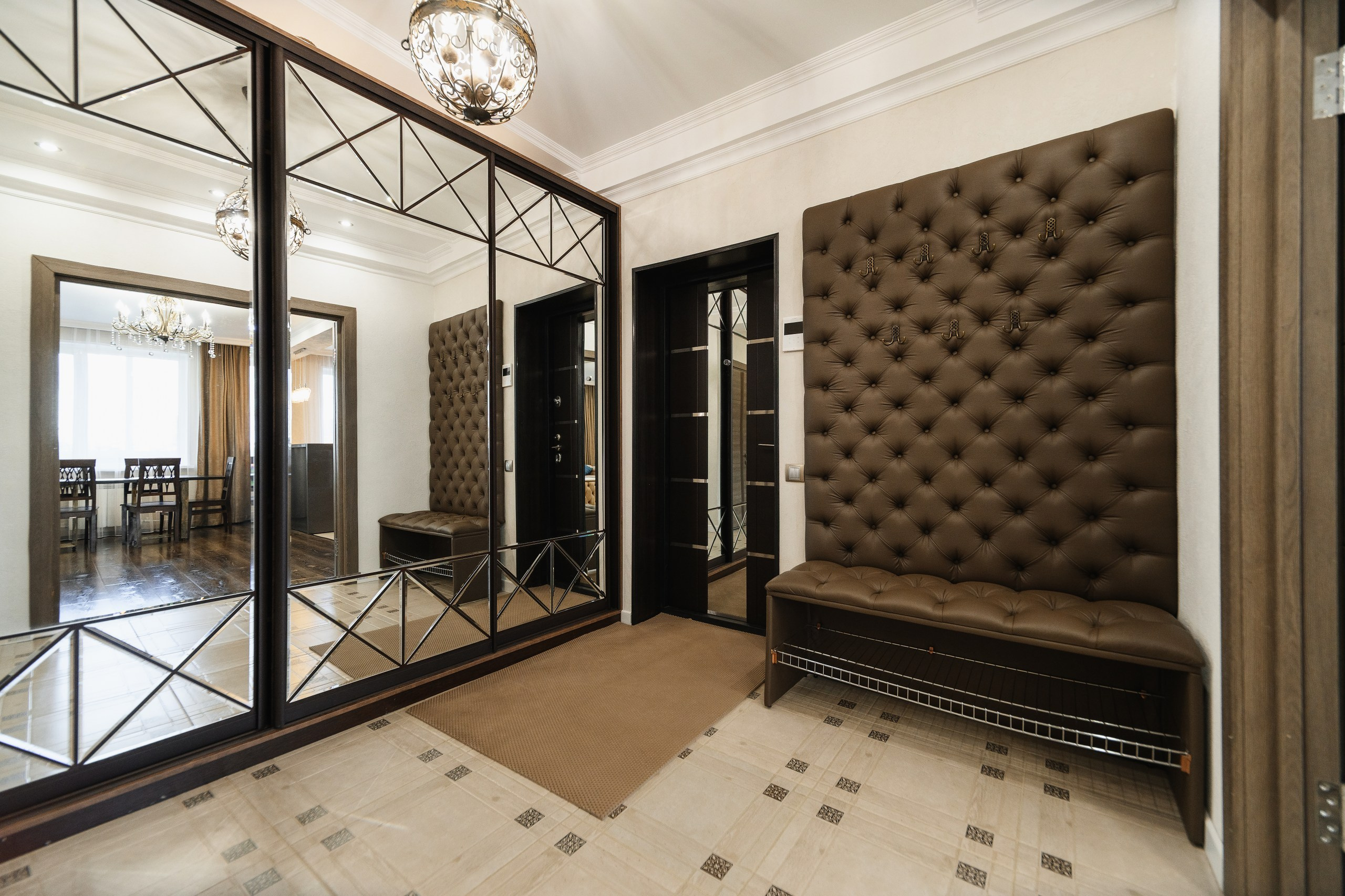 Фотосъемка интерьера квартиры в Петропавловске-Камчатском. Профессиональная съемка дизайна интерьера в Петропавловске-Камчатском. Интерьерная фотосъемка квартиры с видом на Авачинскую бухту. Создание уютного и стильного каталога изображений жилого пространства. Стоимость услуг по фотосъемке интерьера в Петропавловске-Камчатском.