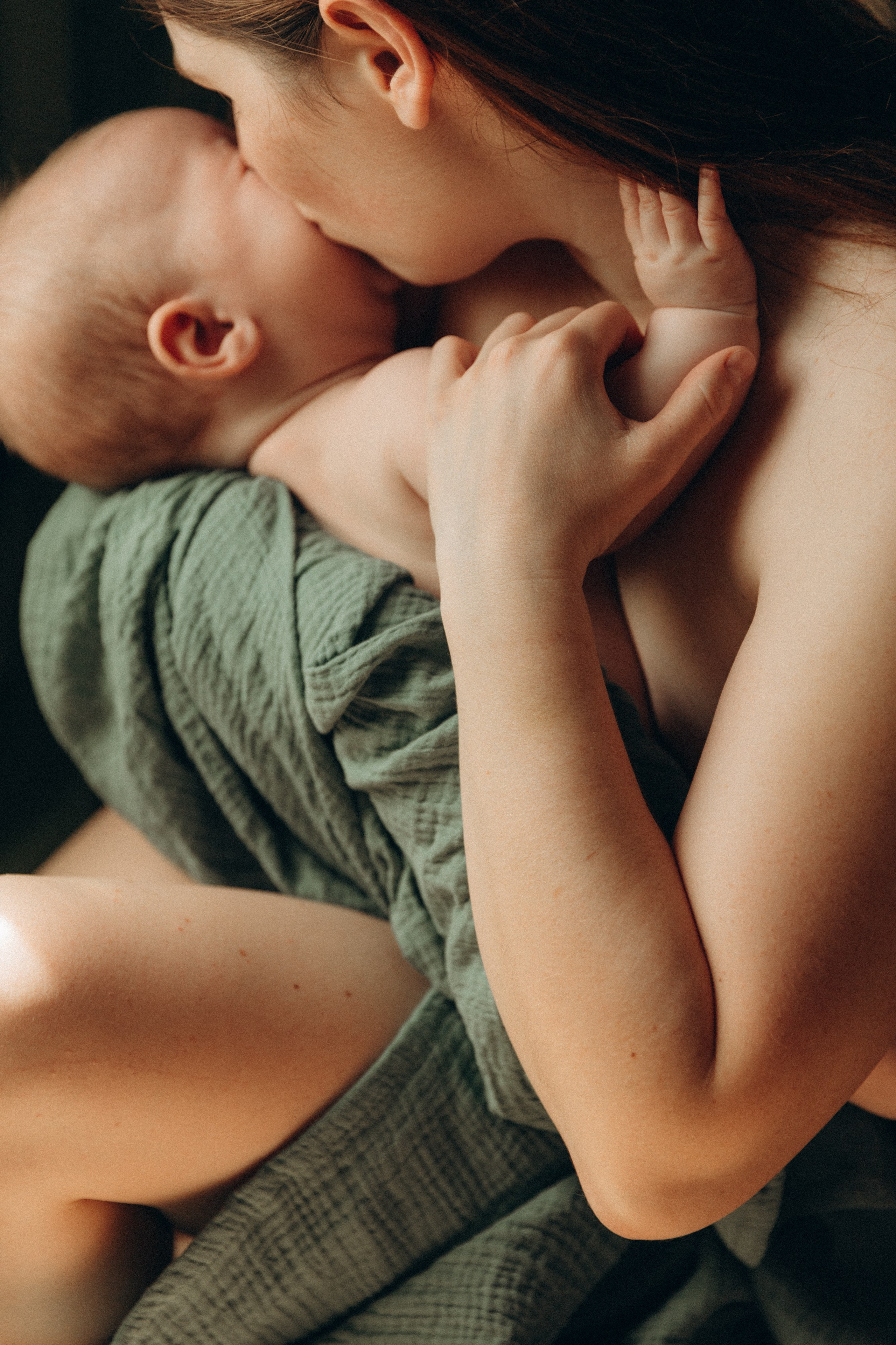 Мама и малыш, домашняя история. Фотограф Ульяна Дивина в Нижнем Новгороде и Нижегородской области