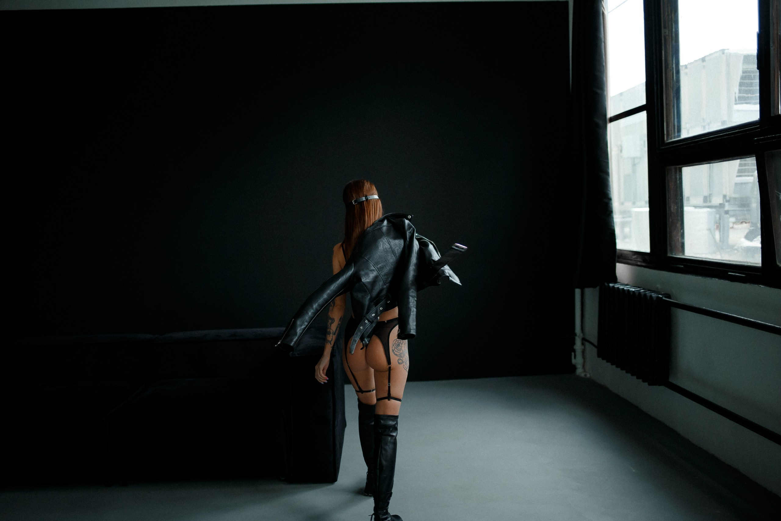 Женский портрет. Низкий ключ. Женский фотограф в Саратове Анастасия Вишневская