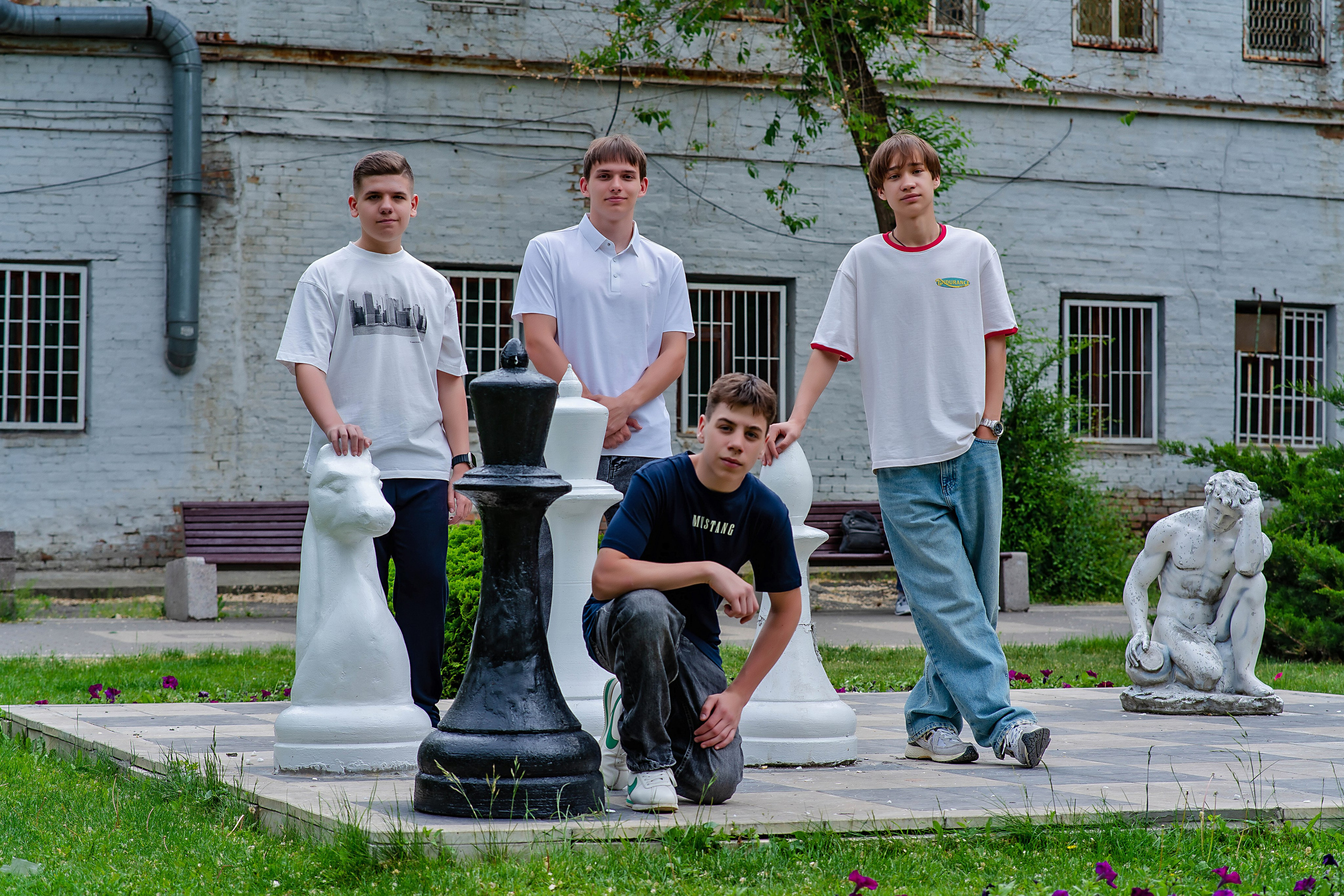 Выпускные (школьные) альбомы (книги) в Ростове-на-Дону. Современные Выпускные Альбомы в Ростове-на-Дону