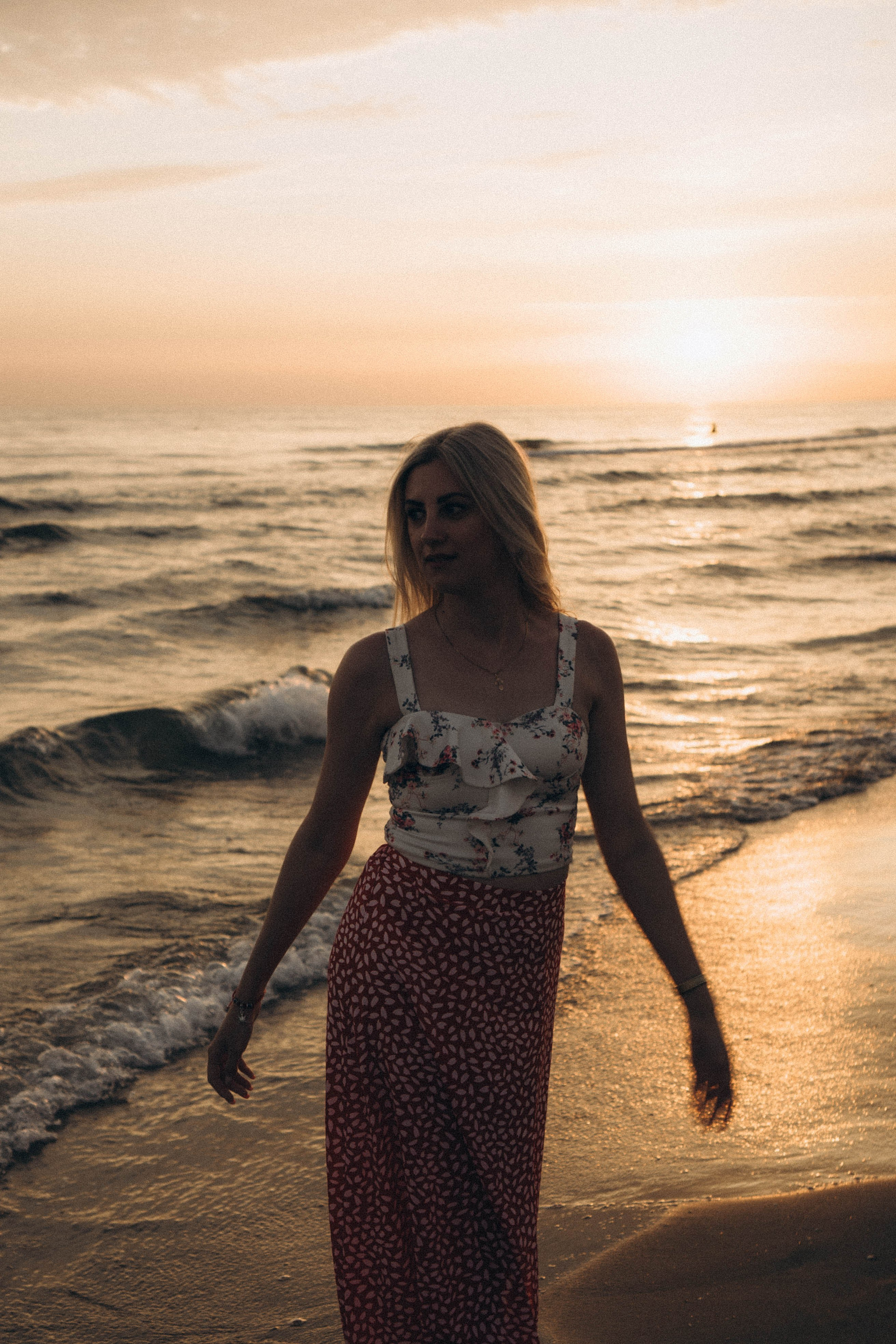 Июльский вечер на берегу черного моря. Профессиональный фотограф, Санкт-Петербург — Виктория Богомолова