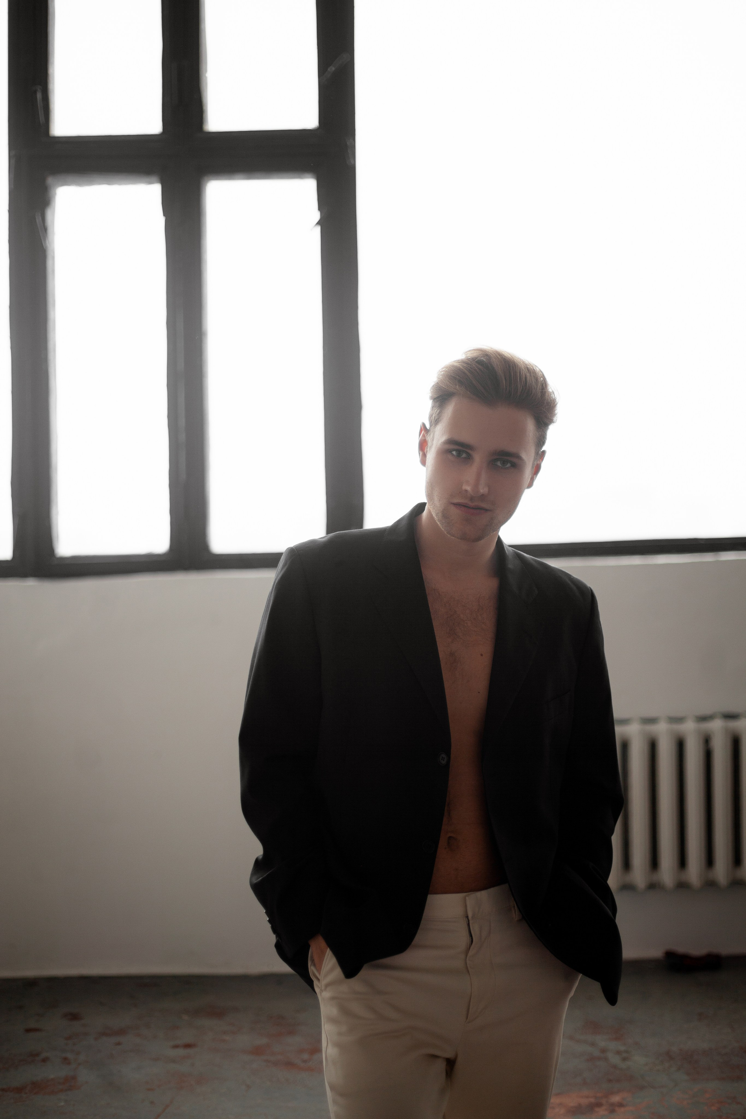 Модель для предметной съемки Игорь А Н.Новгород | Sale Easy