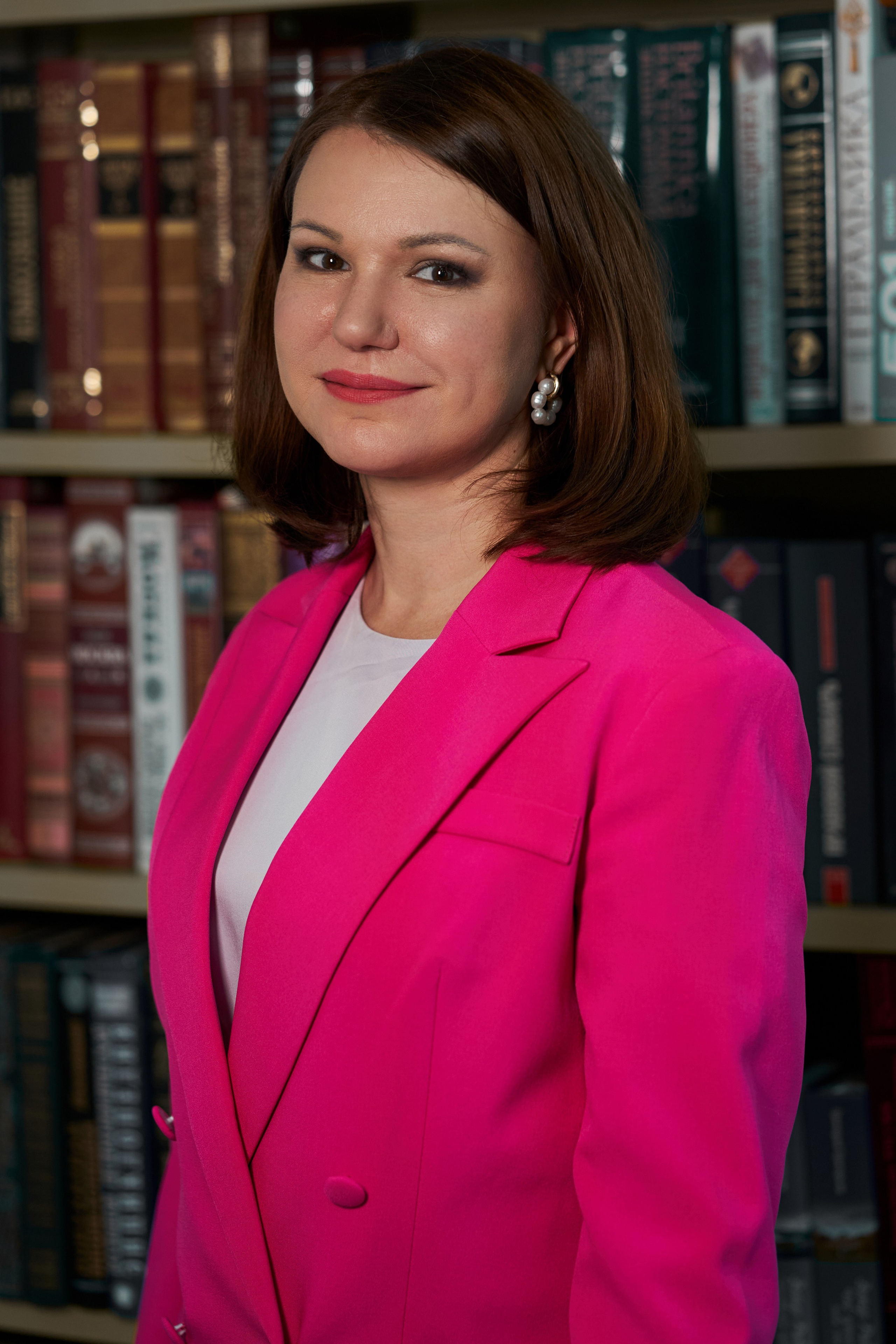 Анна: имиджевые портреты в библиотеке. Фотограф в Москве Анастасия Баева