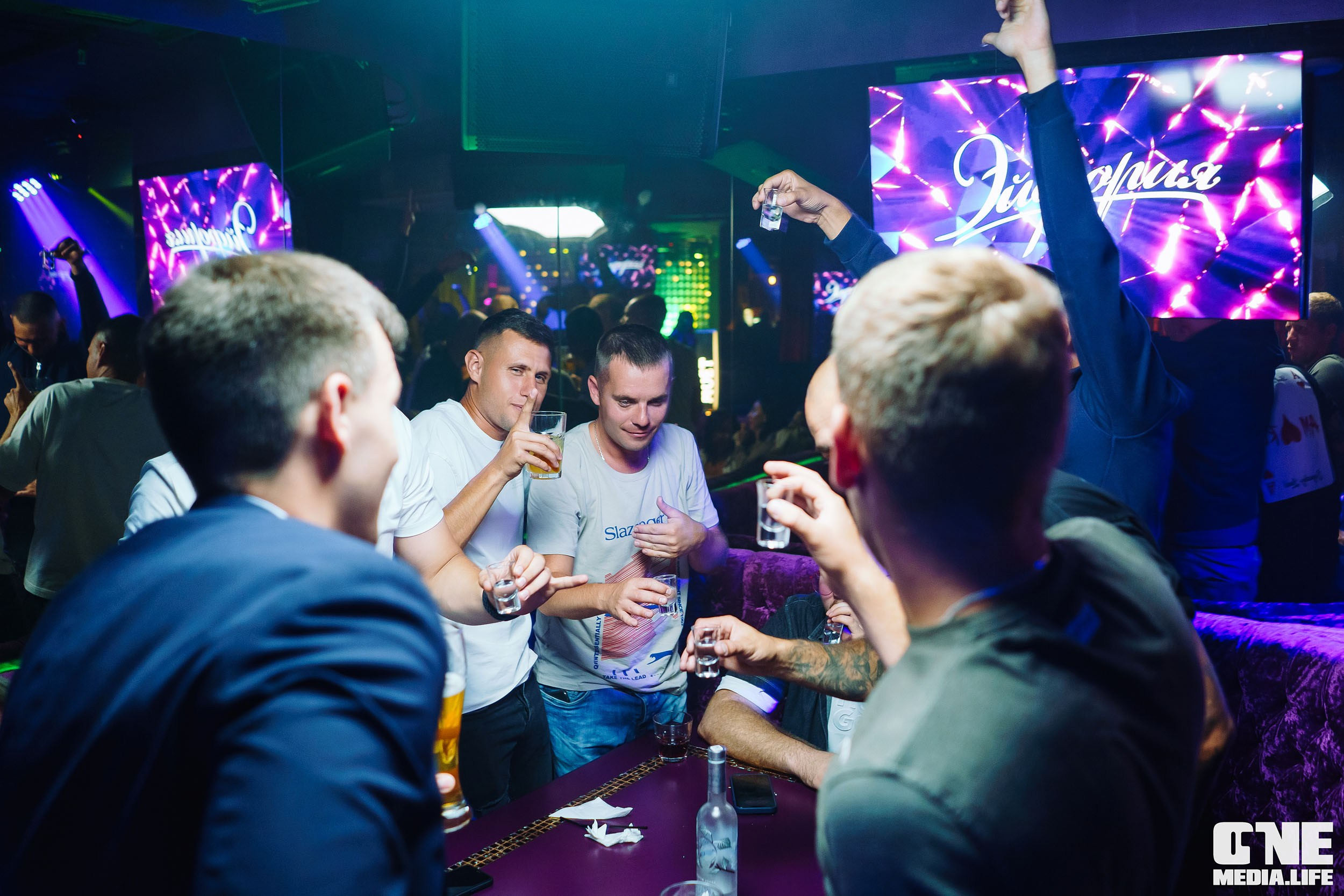 Фоторепортаж из караоке-клуба Эйфория. One Media Life: фоторепортажи, фотоотчеты с мероприятий и заведений