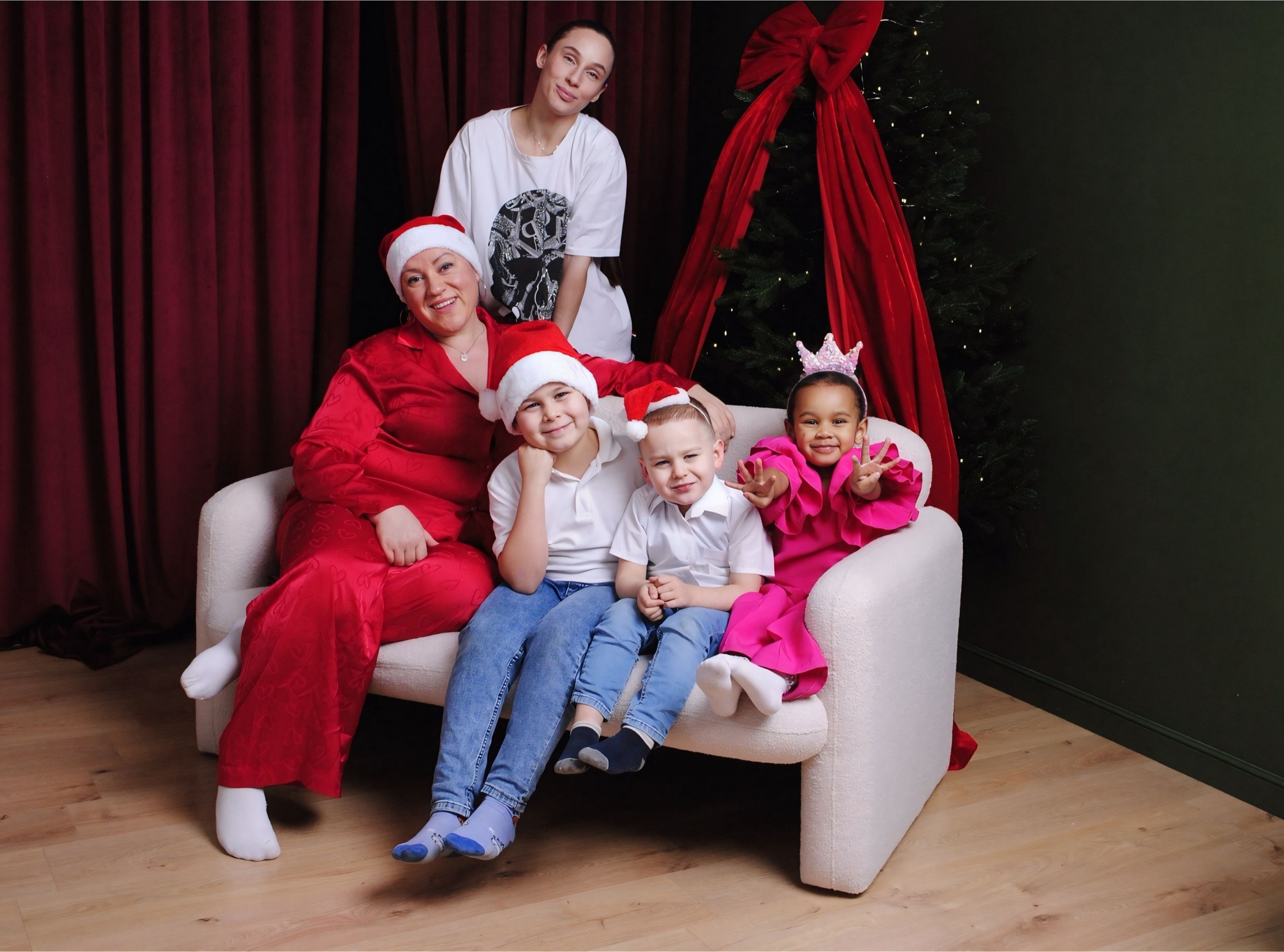 Ольга и семья. Фотограф Мария Мусаелян