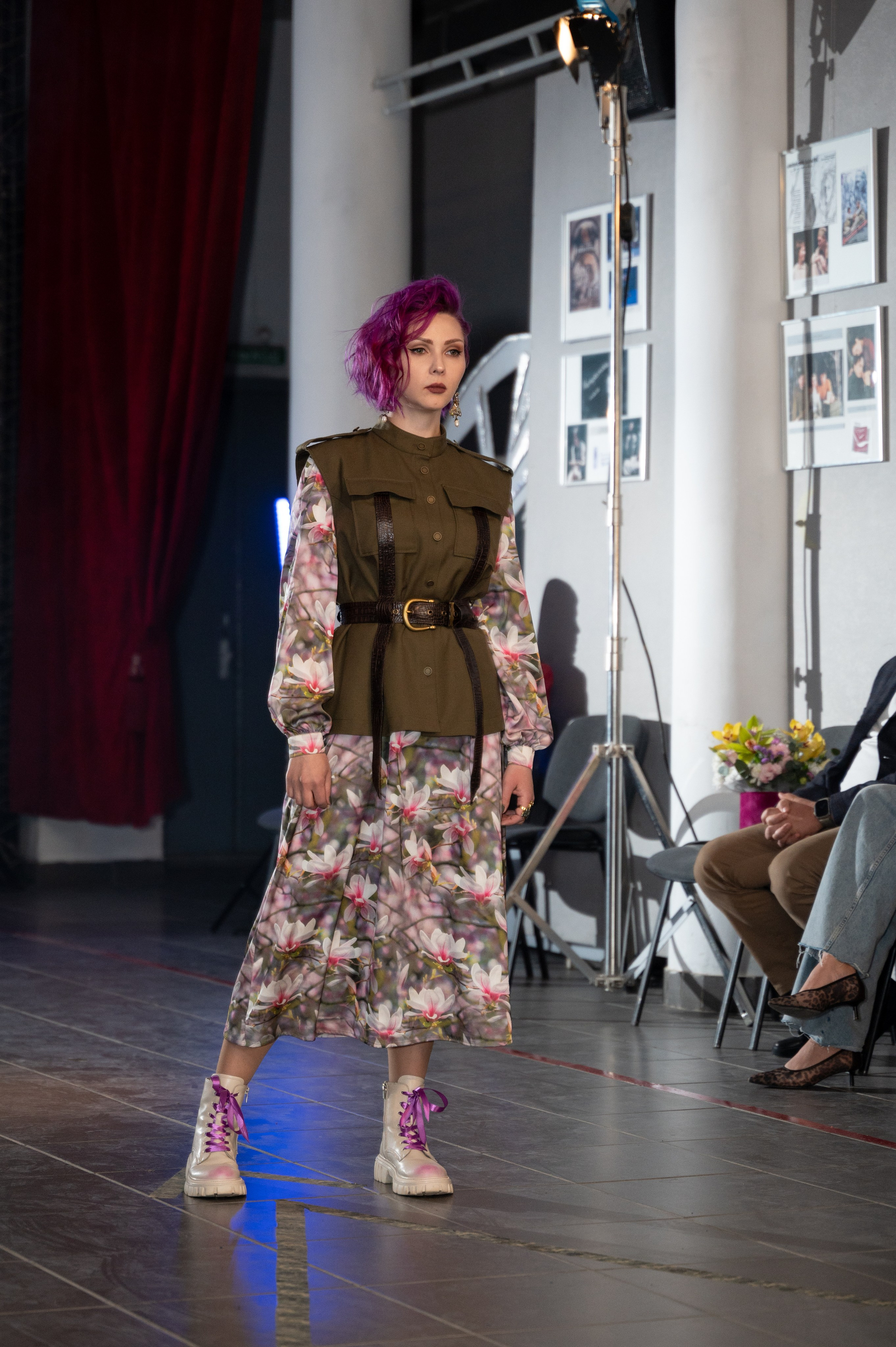 Закрытый показ милитари «Своя трансформация» дизайнера Юлии Бойченко | 24.04.2025. Фотограф в Омске Елизавета Кириллова