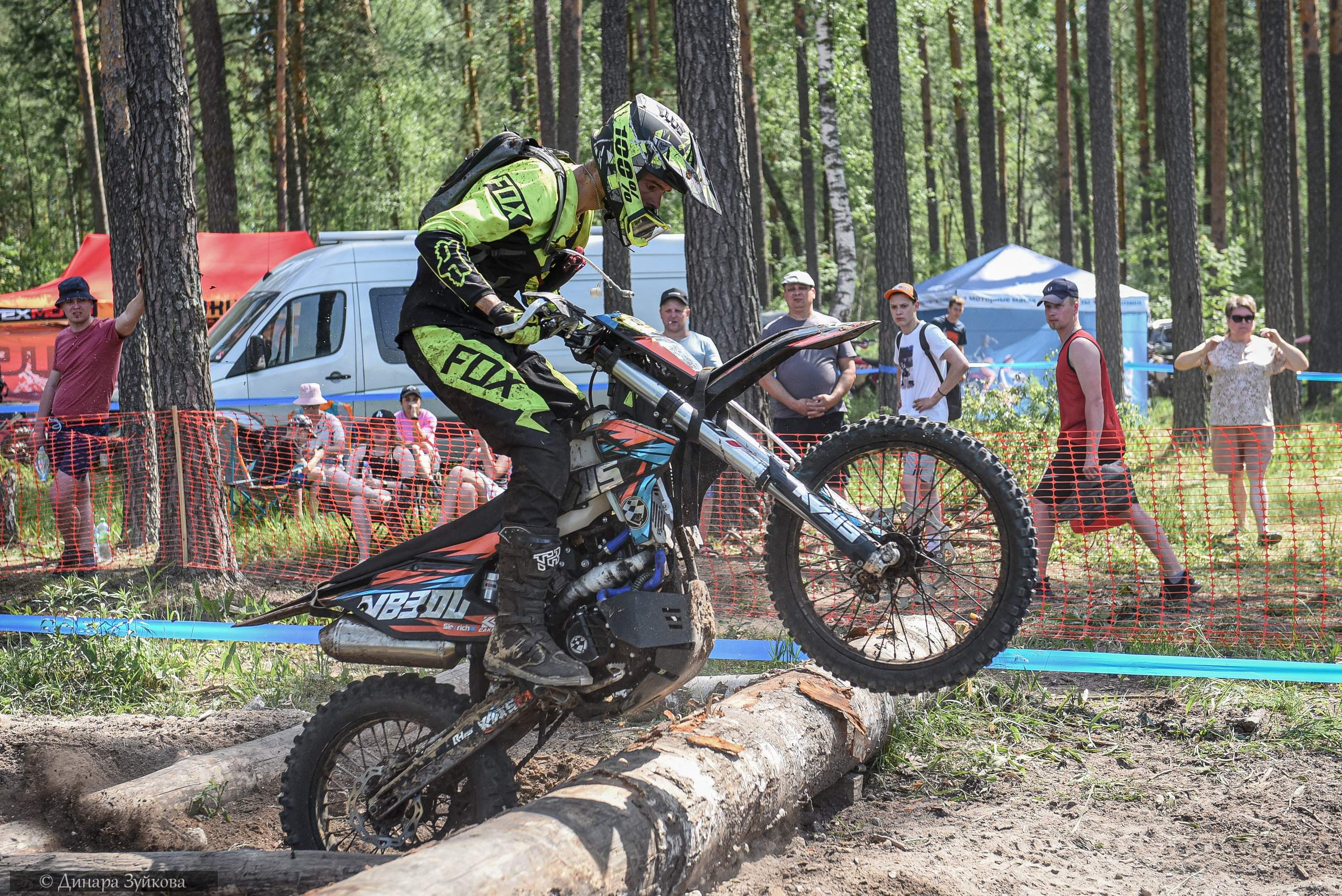 В поиске зацепа. Мотофотограф в Нижнем Новгороде Динара Зуйкова