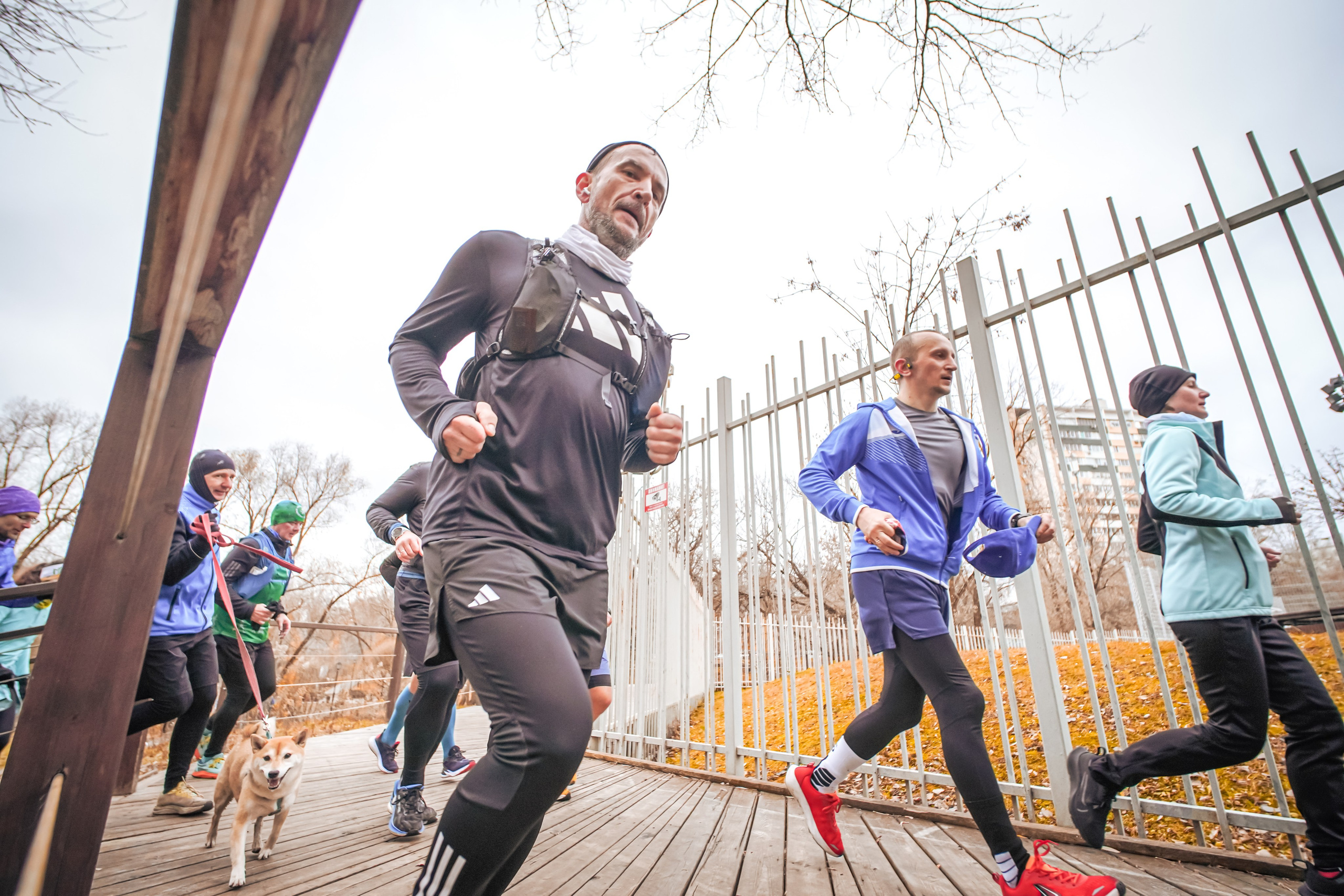 #марафонудома #яuzarun 2024 2-я петля, группа 6:30. Роман Капилюшов. Бег. Фото. Видео. г. Люберцы