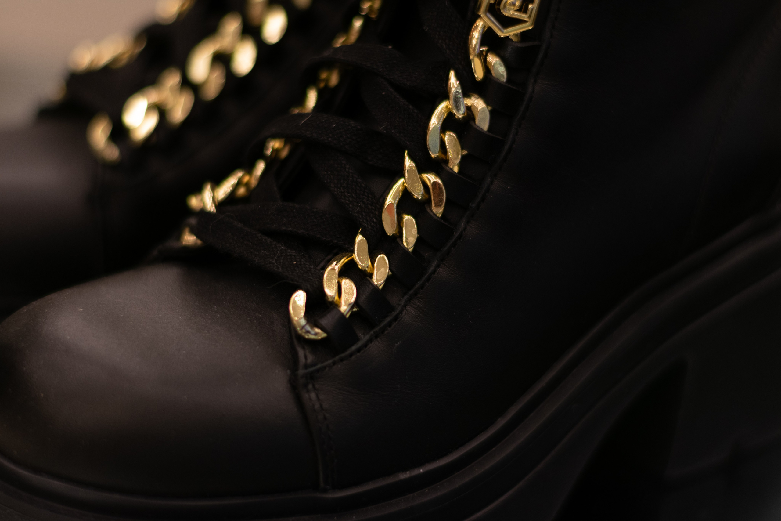 Для организаций. Предметная фотосессия для обувного магазина Capsula. Фотограф/видеограф Богдан Голованов