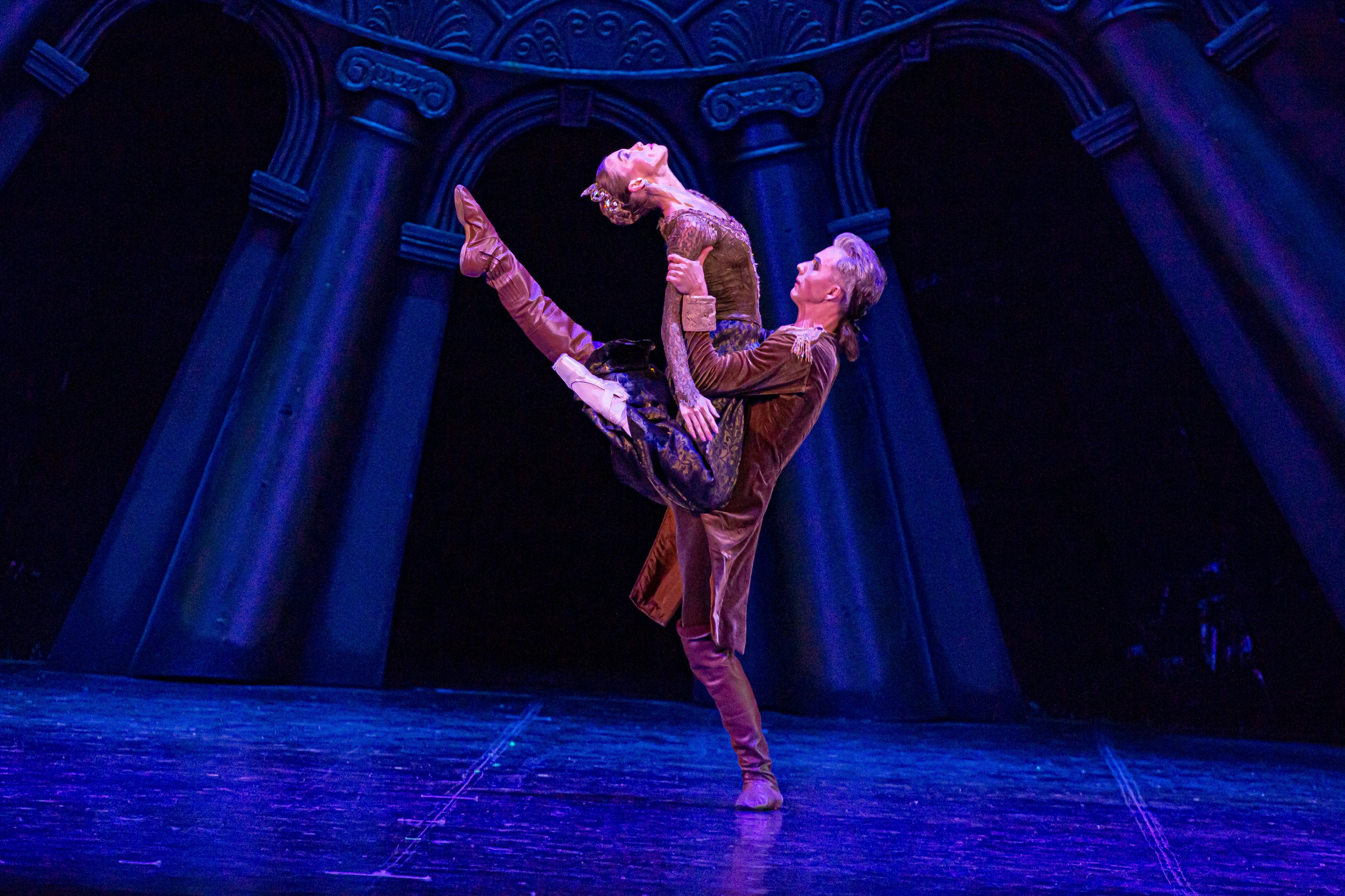 Русский Гамлет спектакль премьера Марийского театра оперы и балета в Зимнем театре г. Сочи. Фотограф в Сочи Юрий Шептаев