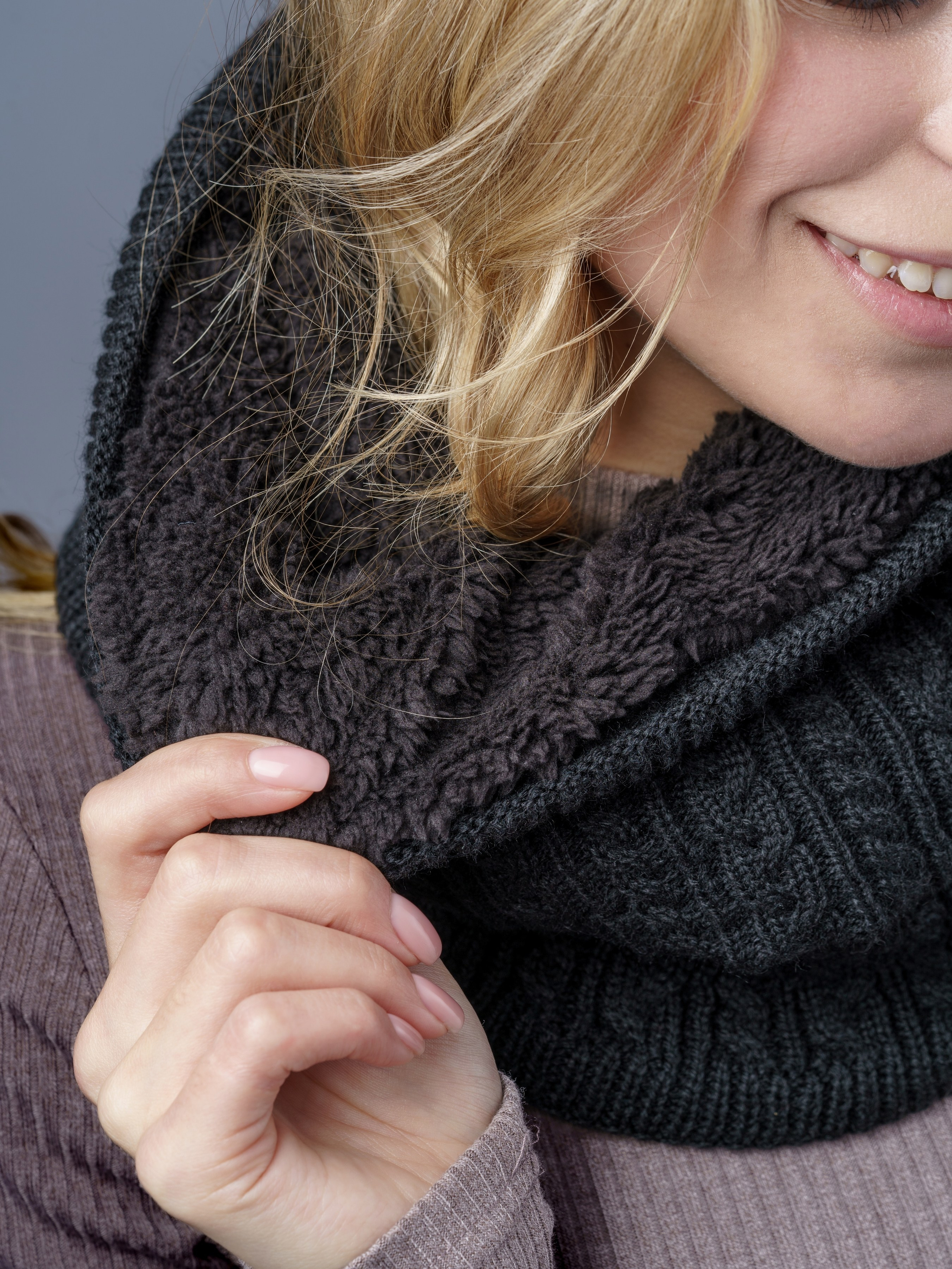 Снуды, модели Анна и Денис. KED Production — продакшн из СПб. Создаём фото, видео и контент, который помогает брендам и селлерам продавать больше