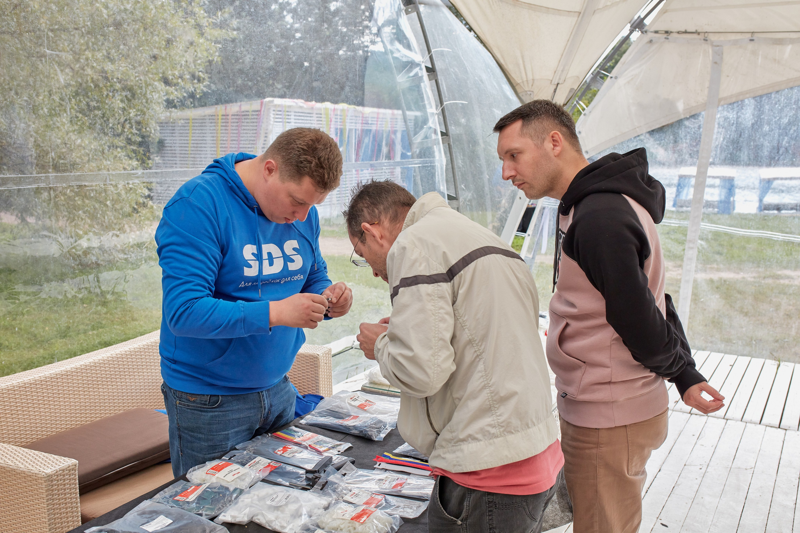 Форм электромонтажников Rexant и Kranz. Коммерческий фотограф в Москве Павел Володин — фотосъемка для бизнеса