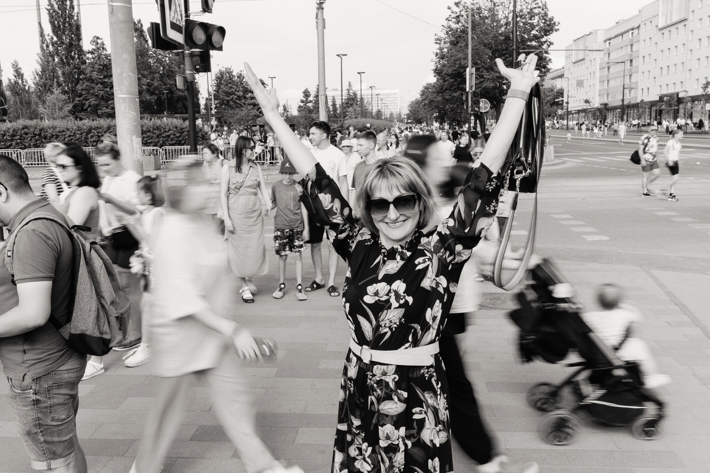 Серия смазы людей на заднем плане. Ирина. Июнь 2025. Фотограф Пермь. Свадьбы. Семья и дети, школа, д. сад. Фотокниги