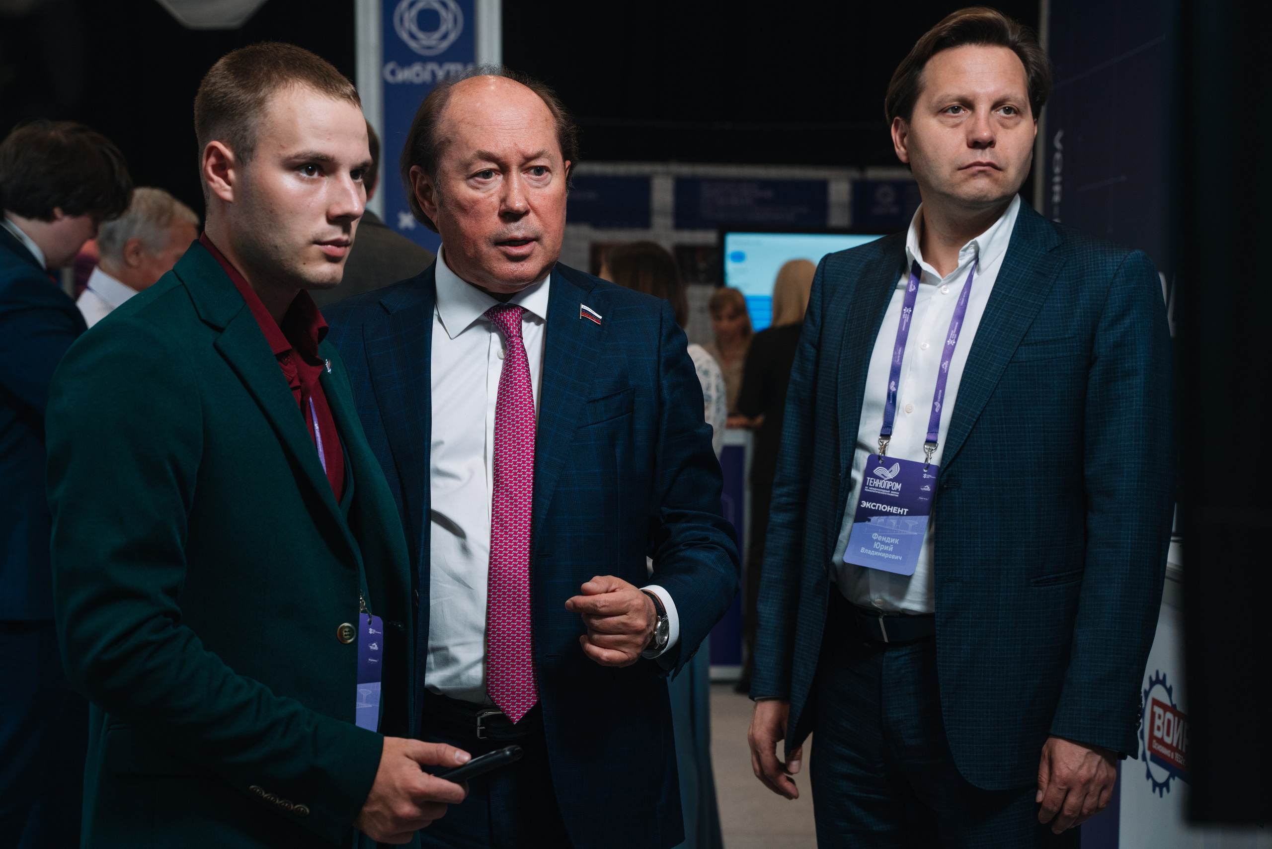 Репортажные съемки. Дипломированный фотограф в Новосибирске. Фотографирую свадьбы, репортажи, индивидуальные фотосессии, lovestory(семейные)