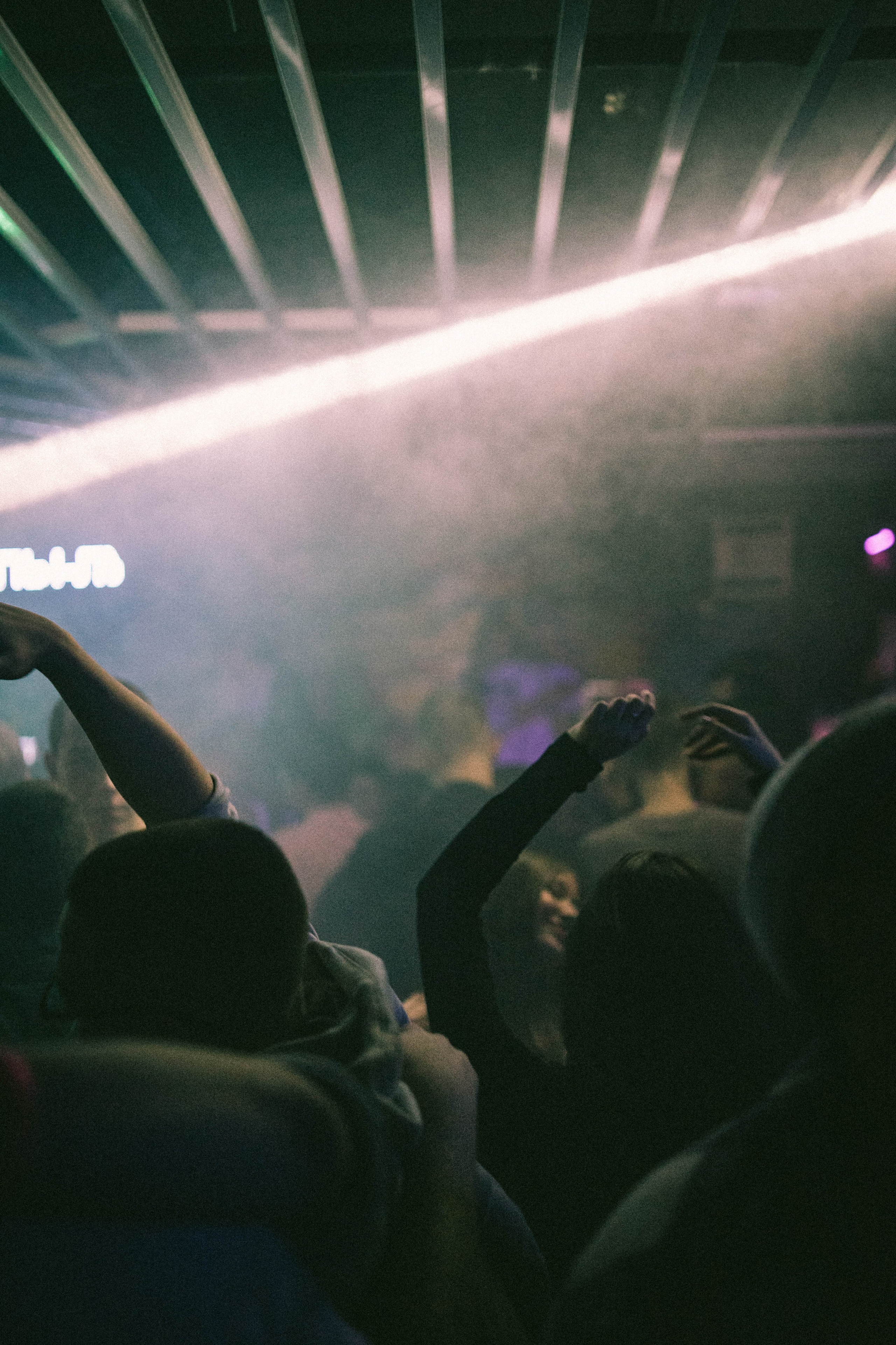 Bear bar 10.11. Awes fram