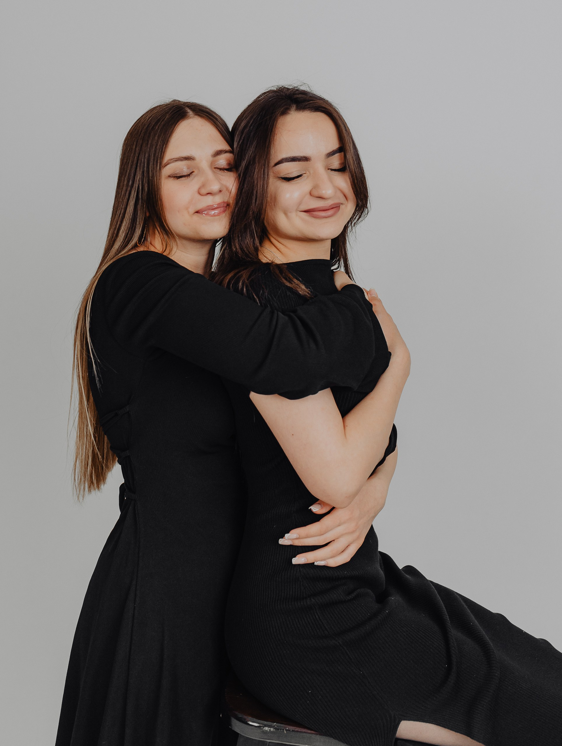 Даша и Айнура. ФОТОГРАФ ~ Виктория Ивченко ~ Старый Оскол