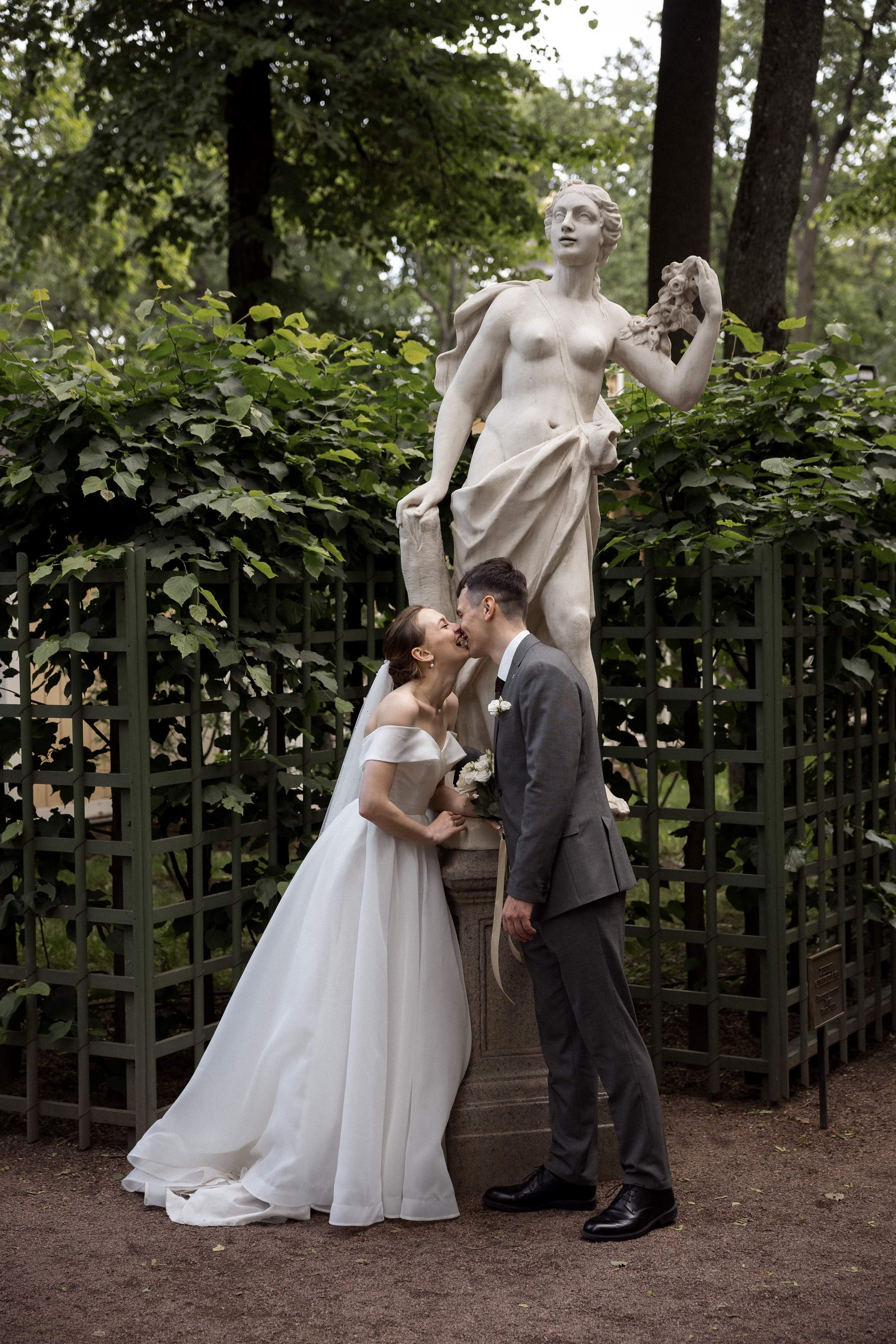 Искренняя любовь. Свадебный фотограф Игорь Брундасов 8PHOTO на свадьбу венчание загс СПб