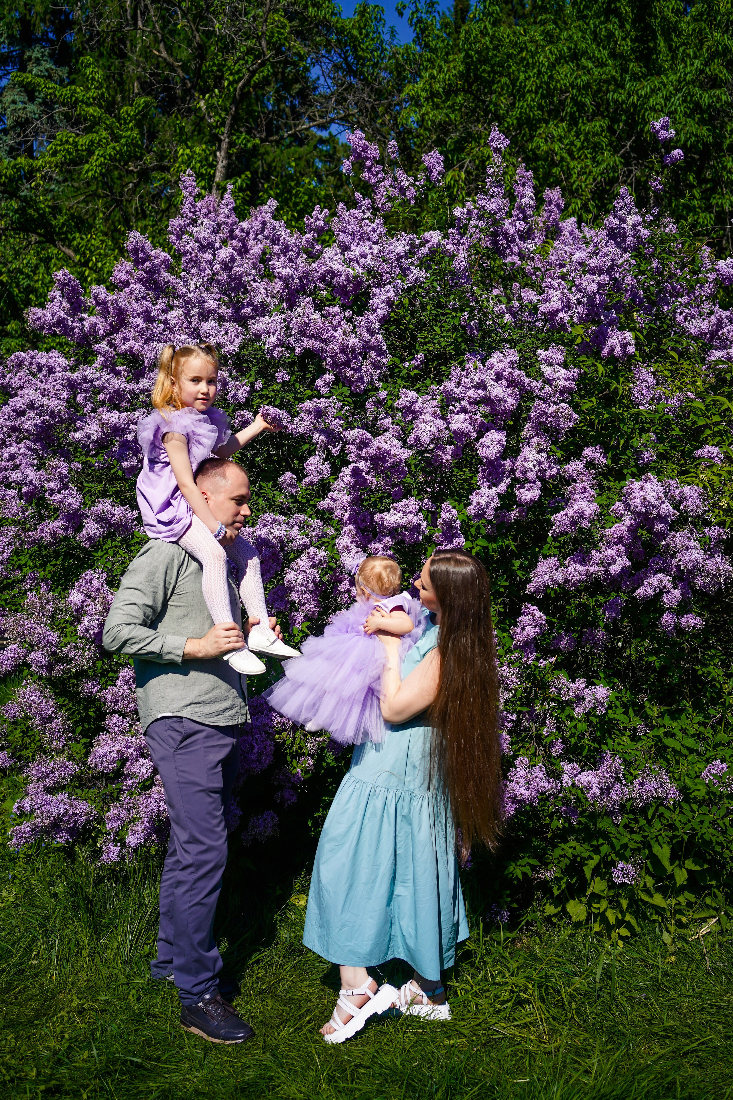 Сиреневая фотосессия на 1 годик. Семейный и портретный фотограф в Екатеринбурге Анна Лобанова