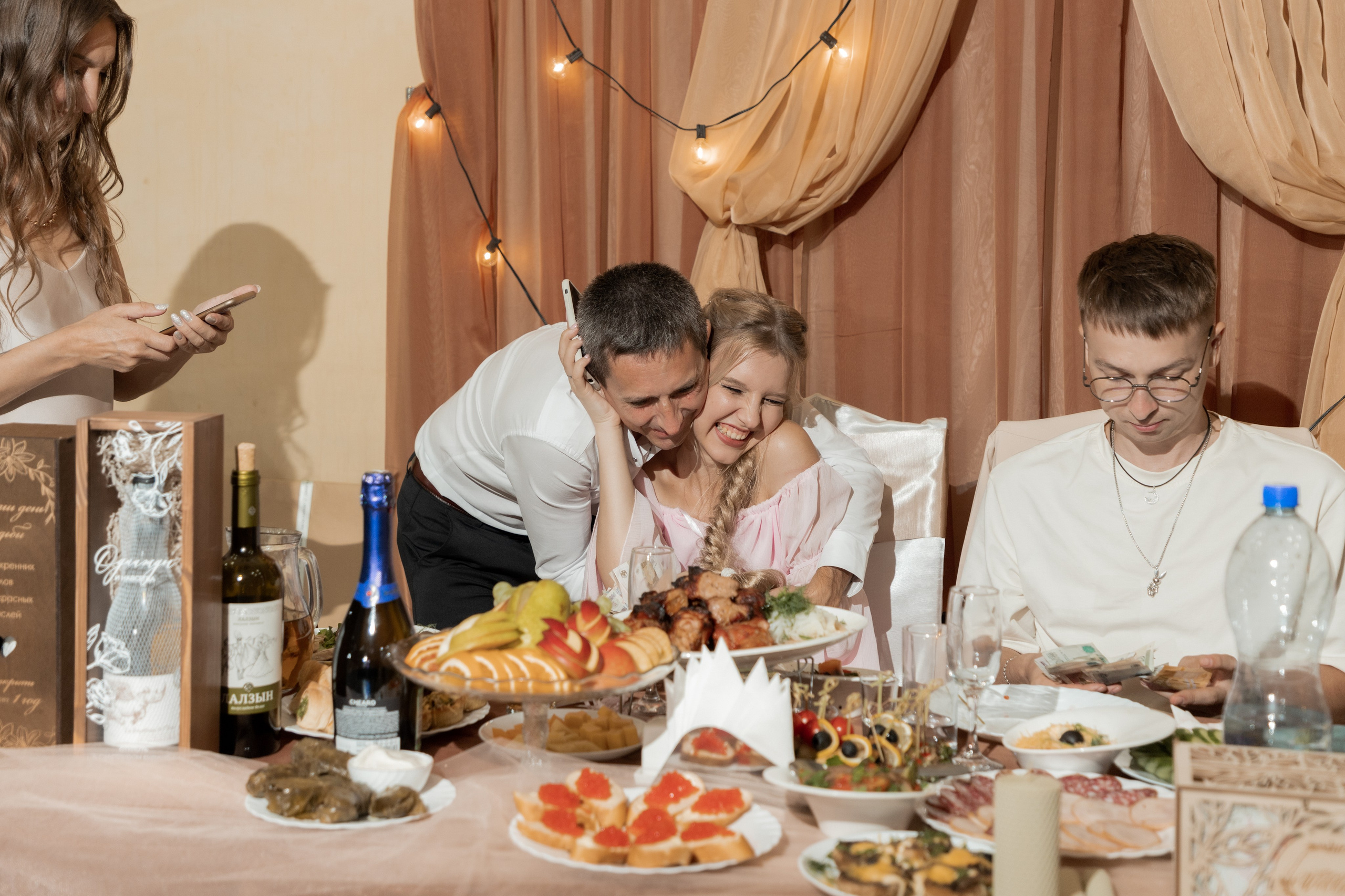 Роман и Александра (банкет). Свадебный фотограф Ангелина Сунгатулина | Саратов | Балаково | Вольск