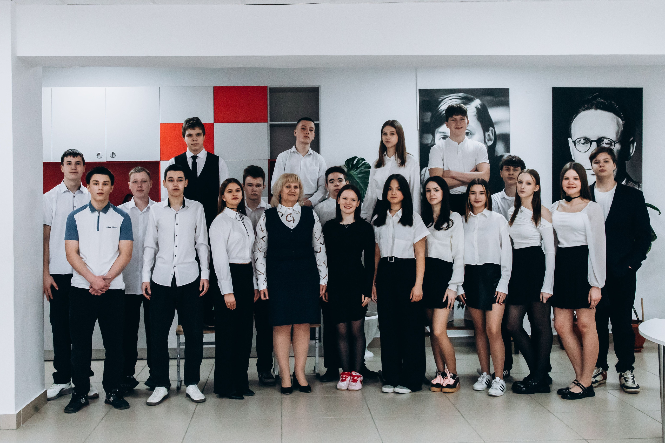 СОШ № 26 Тугулым 2025. Семейный фотограф Нижневартовск Тюмень Ефимова Ирина