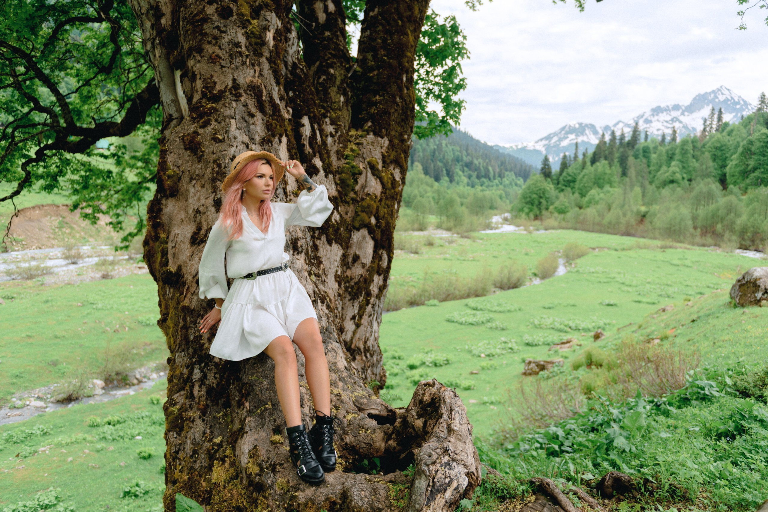 Alpine meadows phototour|The Italian Dolomites Love Story photoshoot. Fedor Lemeshko — Destination Wedding and Family Lifestyle photographer