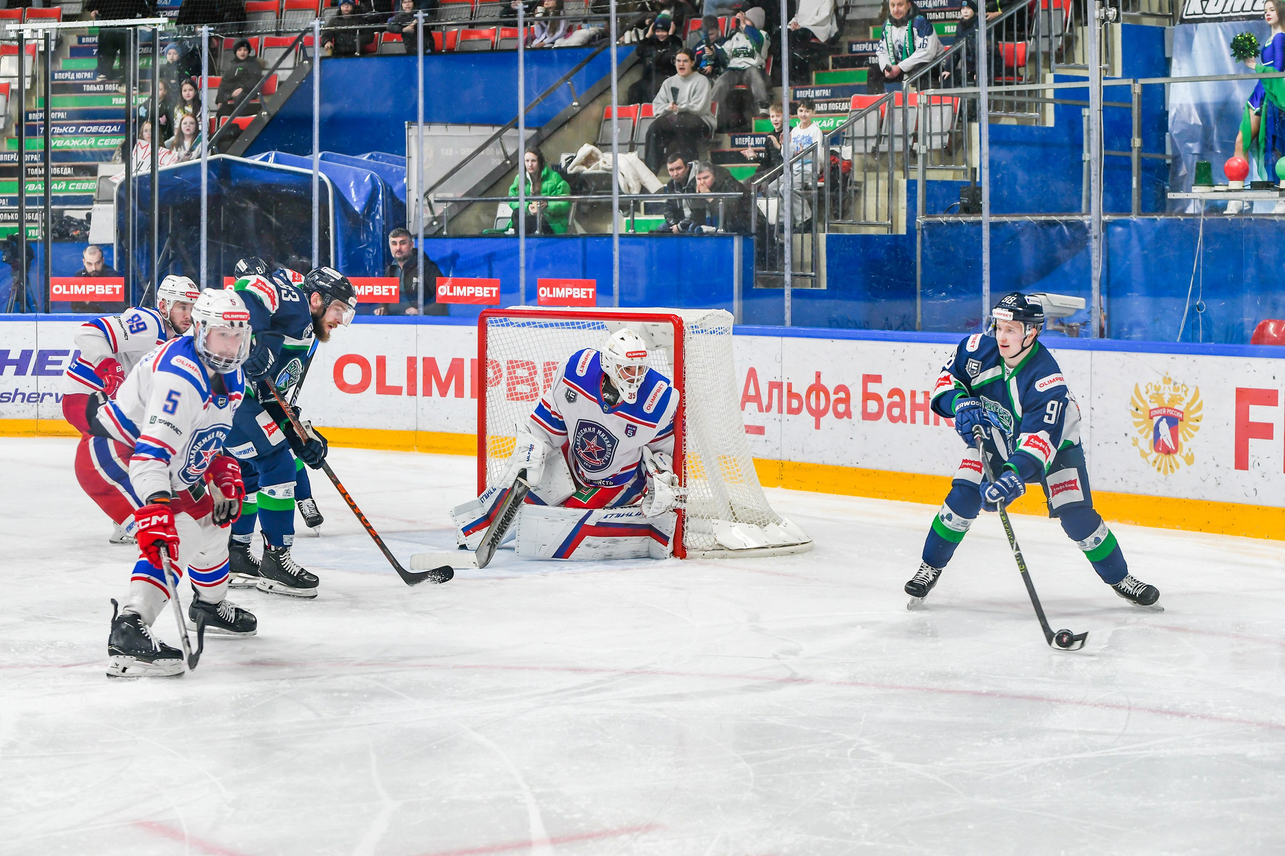 Матчи регулярного чемпионата ВХЛ. Фотограф в Ханты-Мансийске Евгений Жуланов