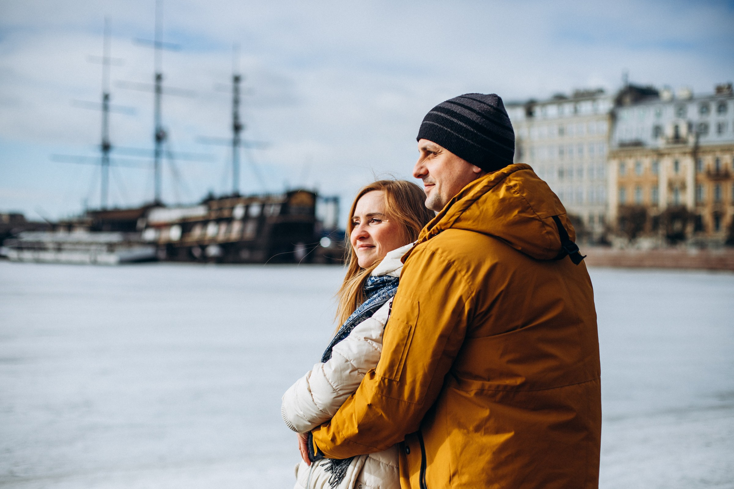 Виктор и Марина в марте. Фотопрогулка в Петербурге. Индивидуальный и семейный фотограф в Санкт-Петербурге