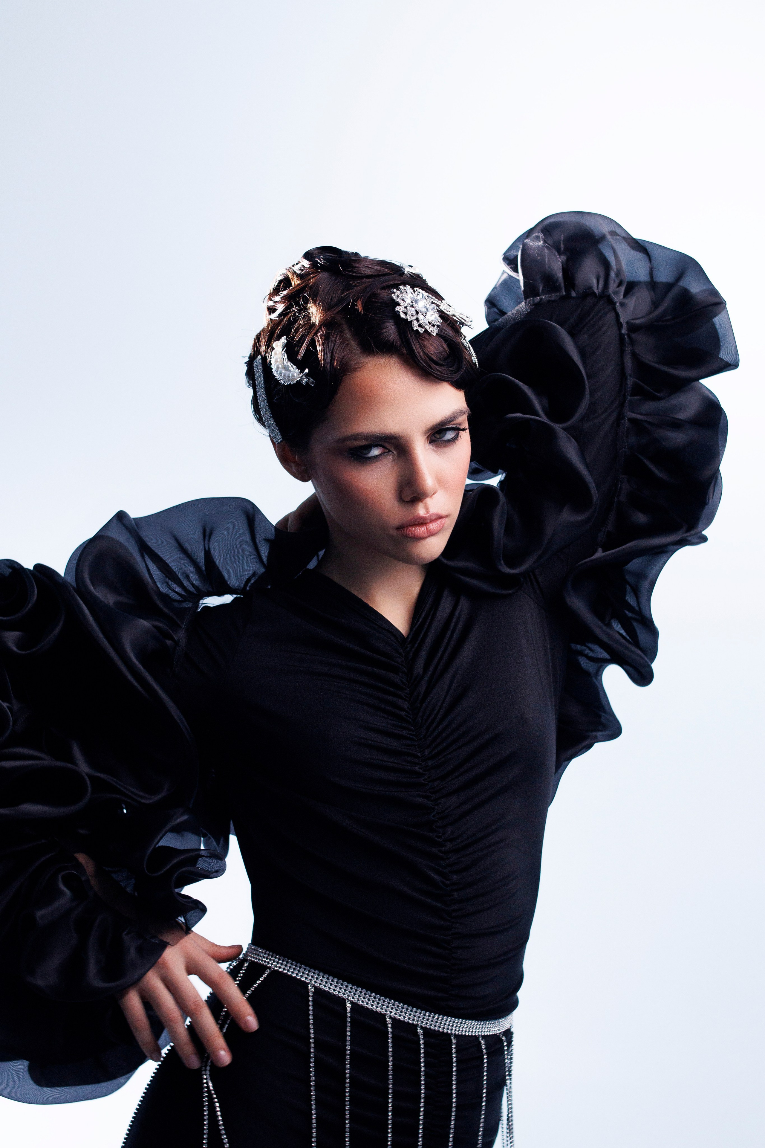 Фотосессия в студии. Я — фотограф, который помогает запечатлеть самые важные моменты вашей жизни!