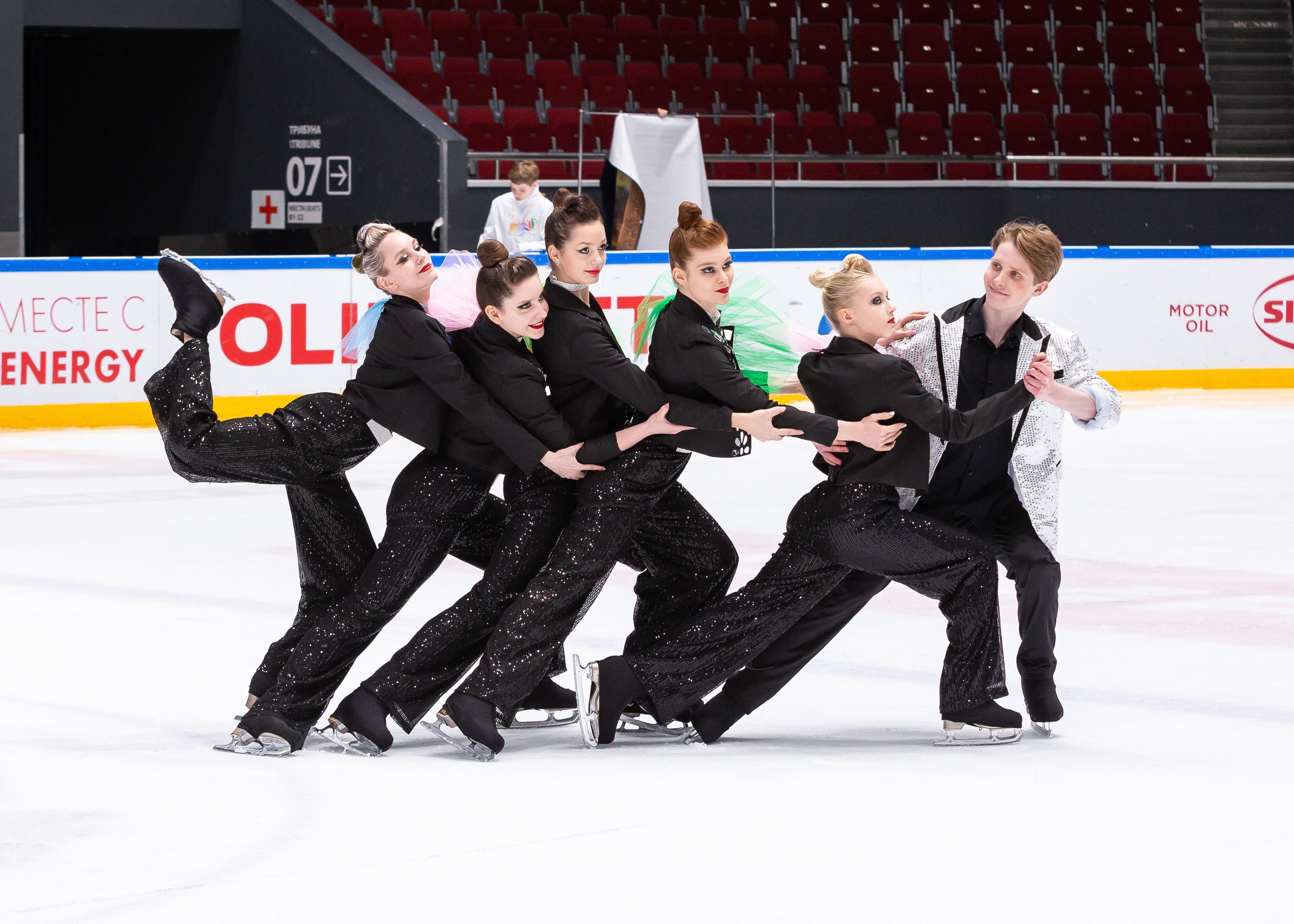 VII Ежегодный фестиваль массовых танцев на льду и фигурного катания «Петровский лёд» Санкт-Петербург 2024. Репортажный фотограф в Москве