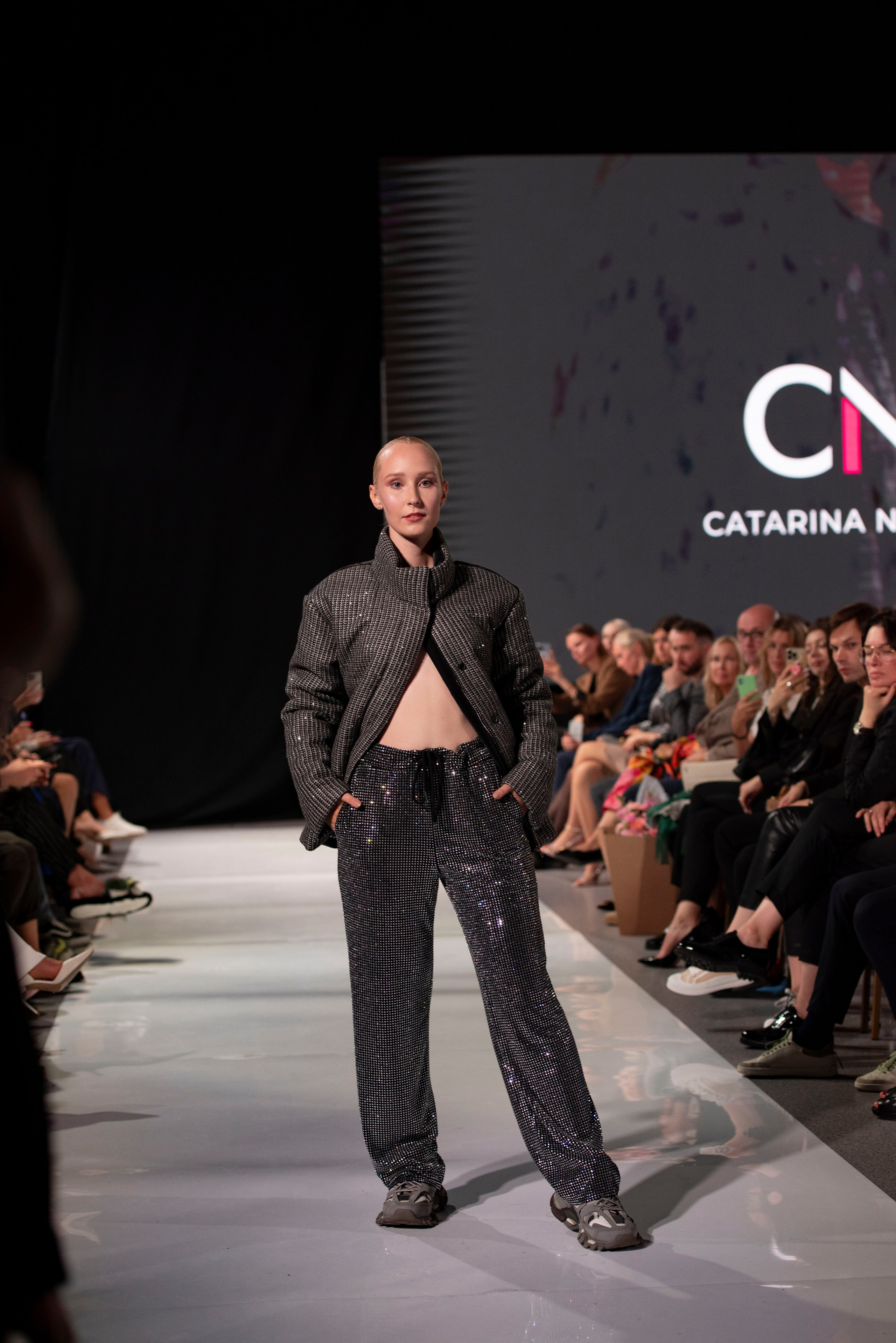 Фотограф на модельный показ. Свадебный, семейный, фэшн фотограф, школьный фотограф в Сочи