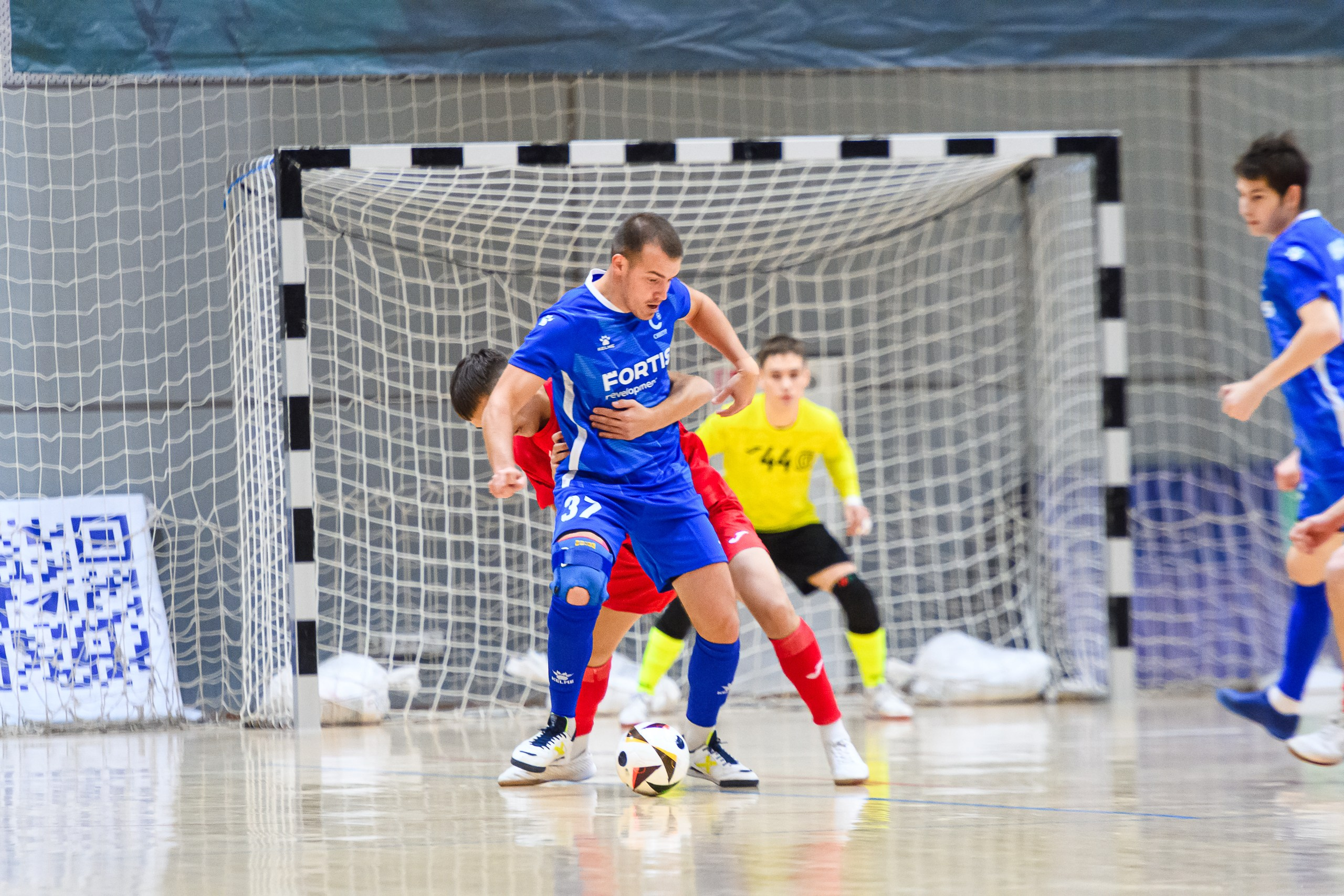 Высшая лига по футзалу — Сезон 2024-2025 — 2ой тур. Репортажный фотограф в Кемерово