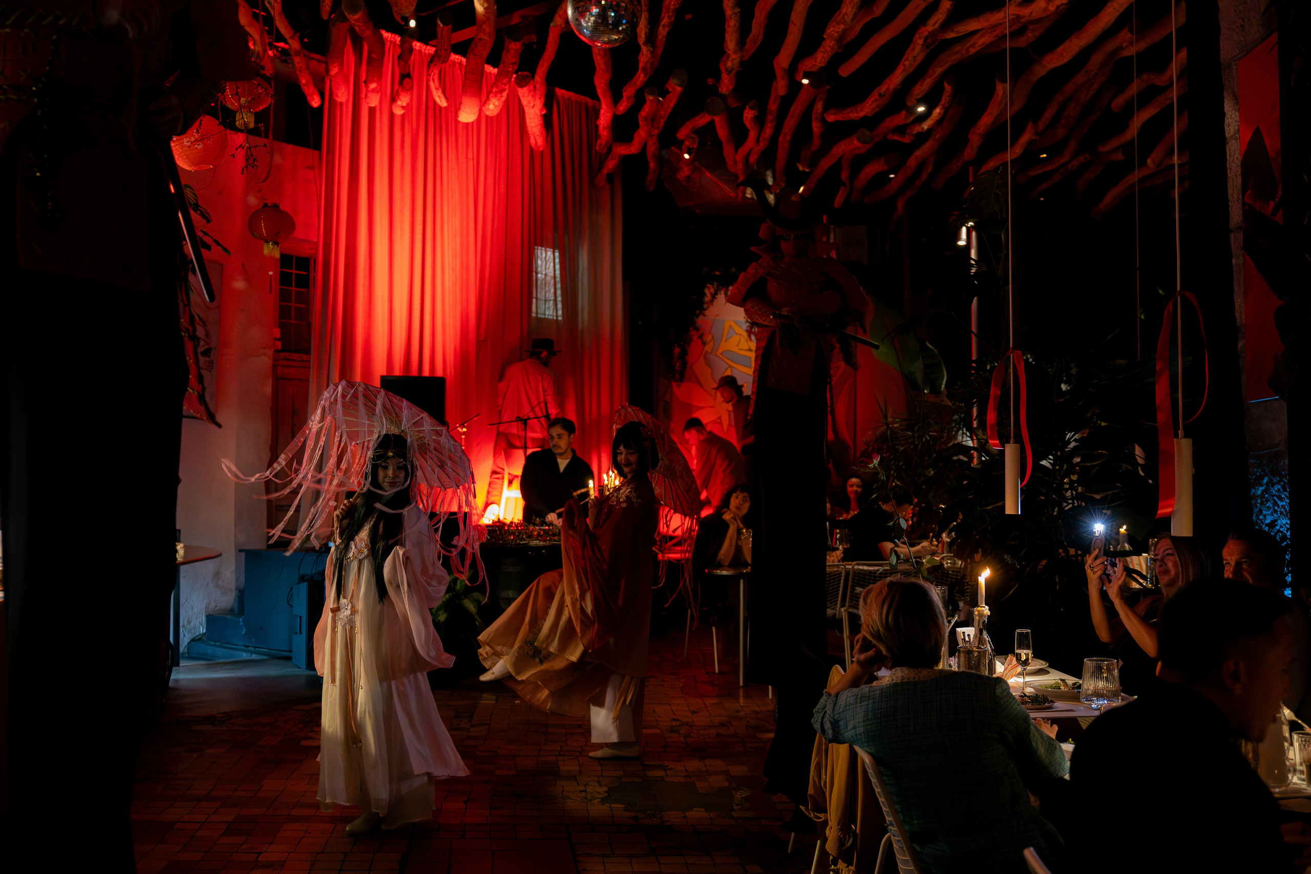 Азия в Гастродворе. Дженбаз Павел — фотограф в Ялте