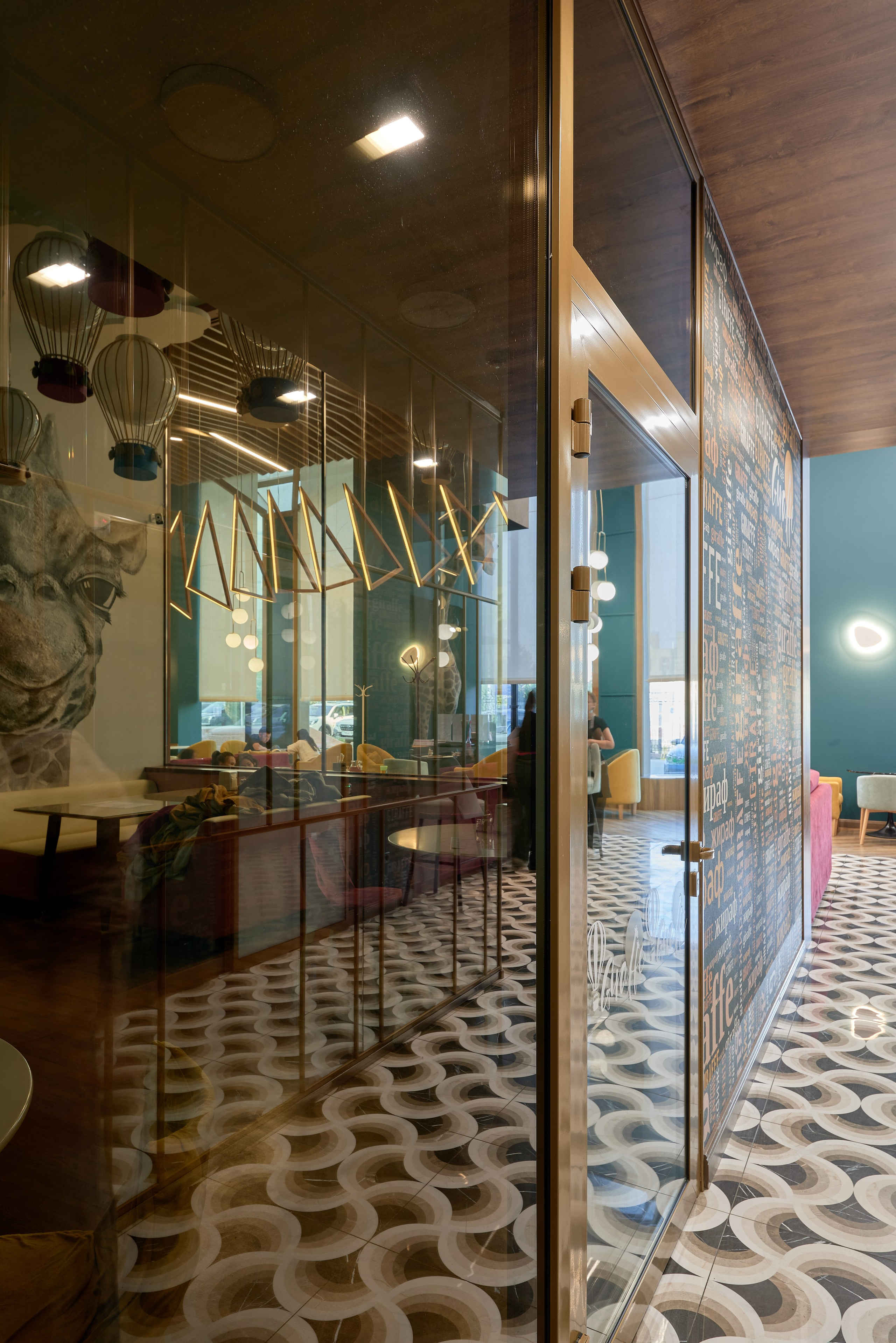 Ресторан Жираф, Костанай (Казахстан). Абросимов Лев интерьерный и архитектурный фотограф