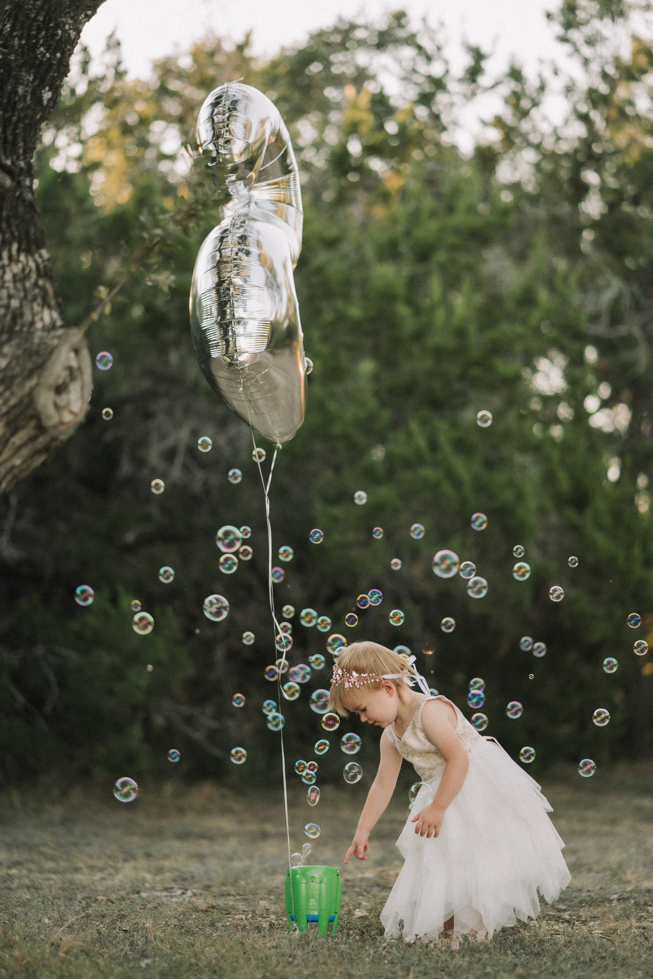 Family snuggles & smiles — cozy family photos